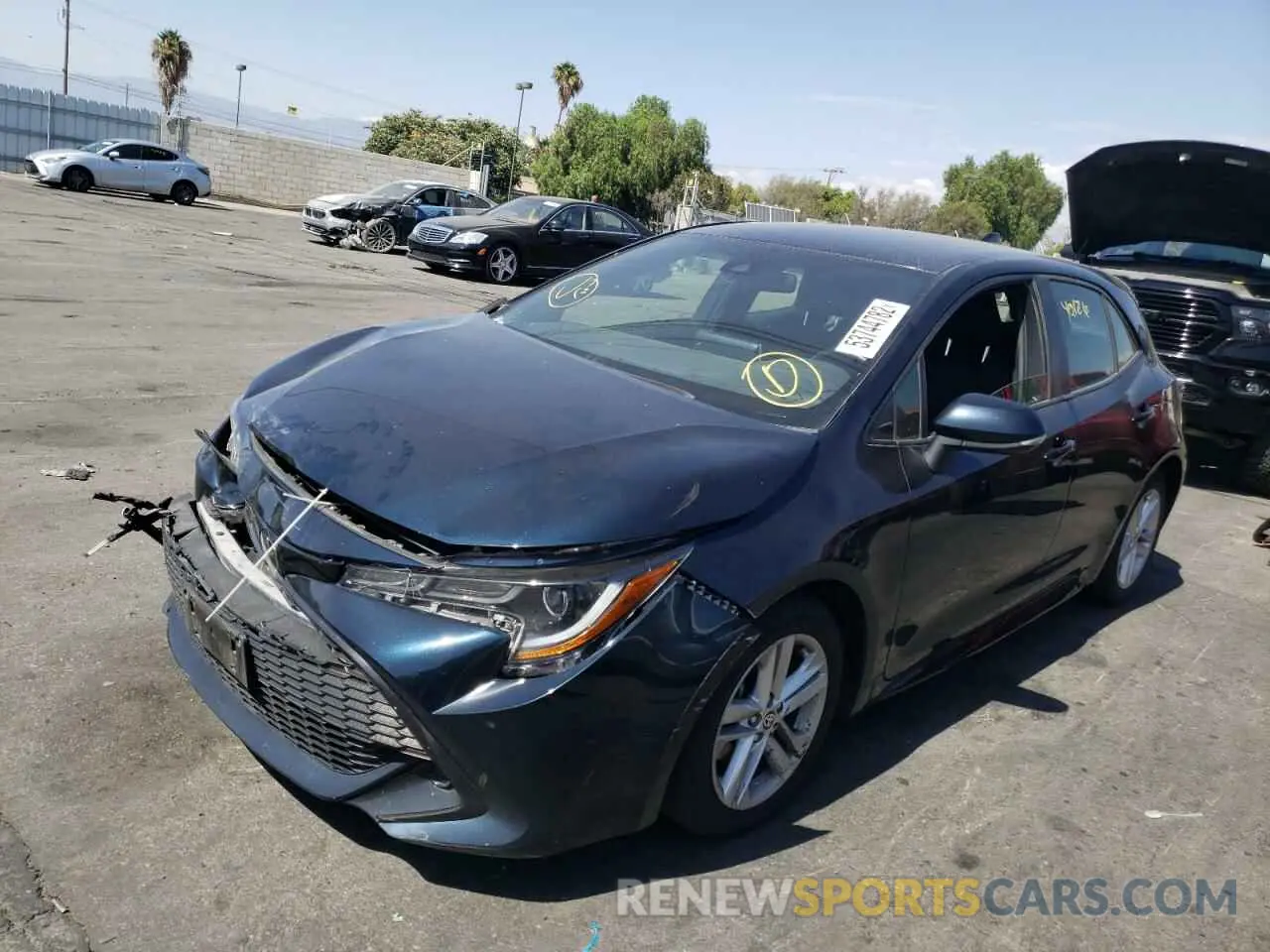 2 fotografías del automóvil dañado JTNK4RBE9K3047194 TOYOTA COROLLA 2019