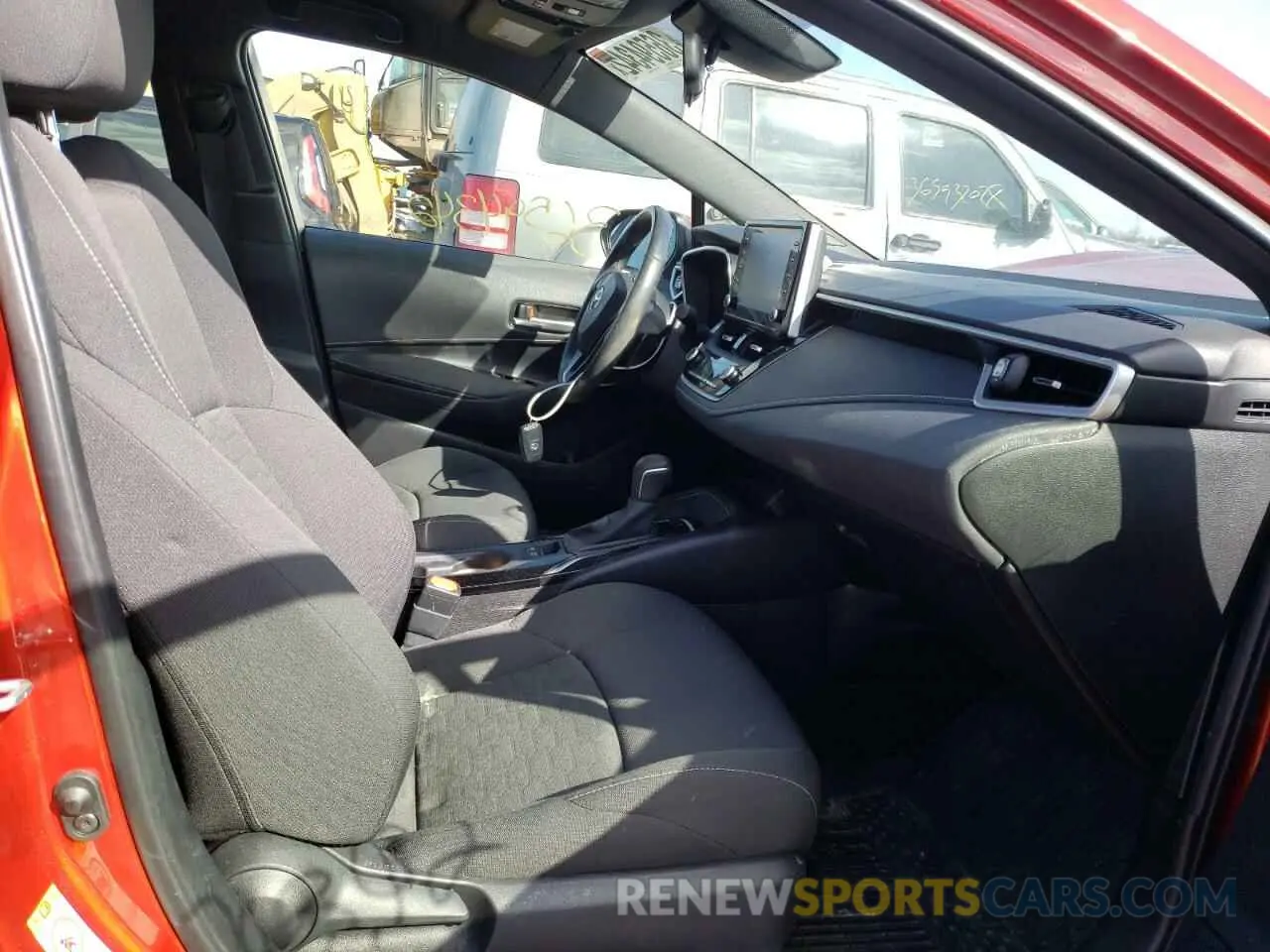 5 fotografías del automóvil dañado JTNK4RBE9K3068532 TOYOTA COROLLA 2019