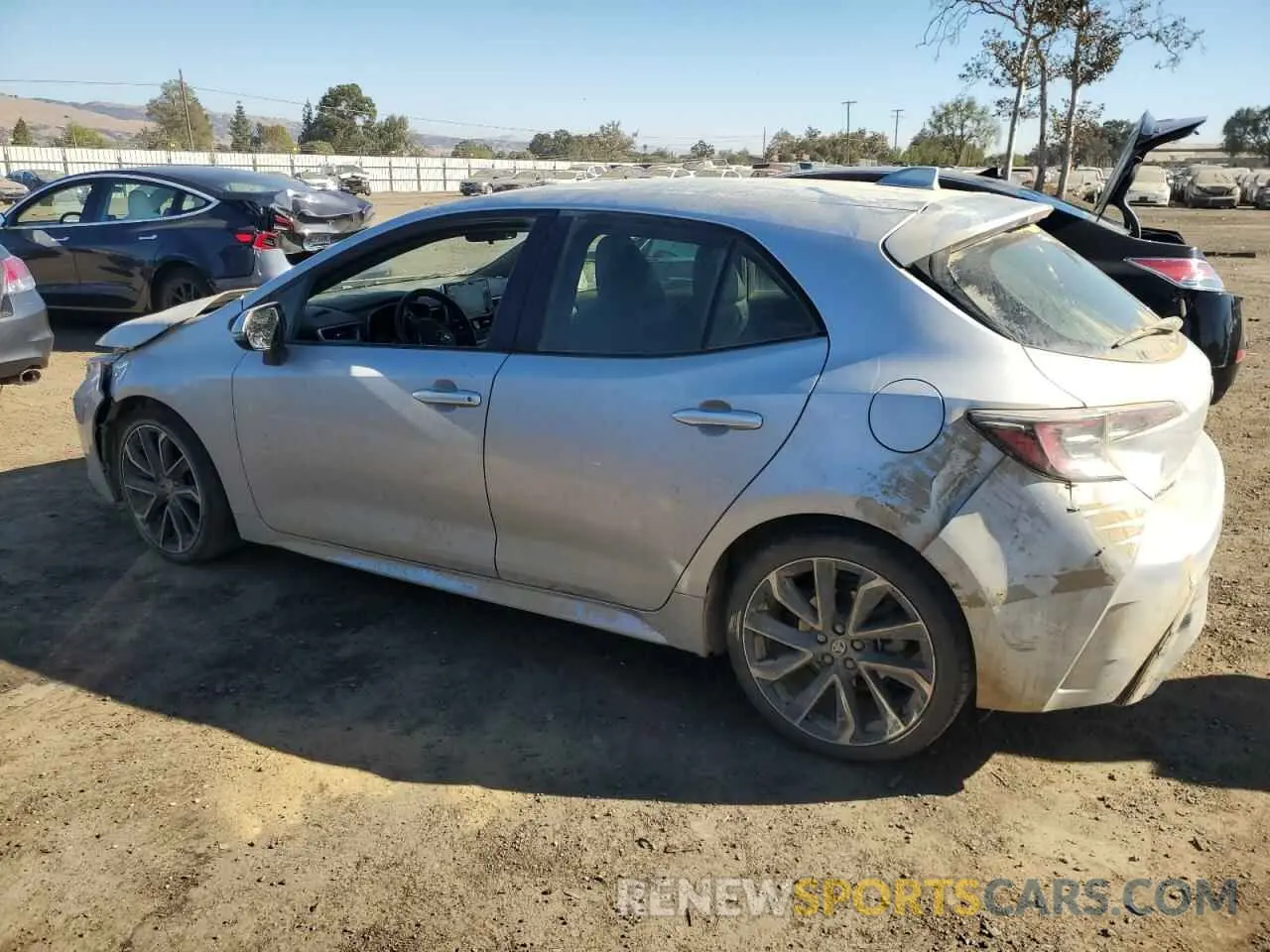 2 fotografías del automóvil dañado JTNK4RBEXK3040366 TOYOTA COROLLA 2019