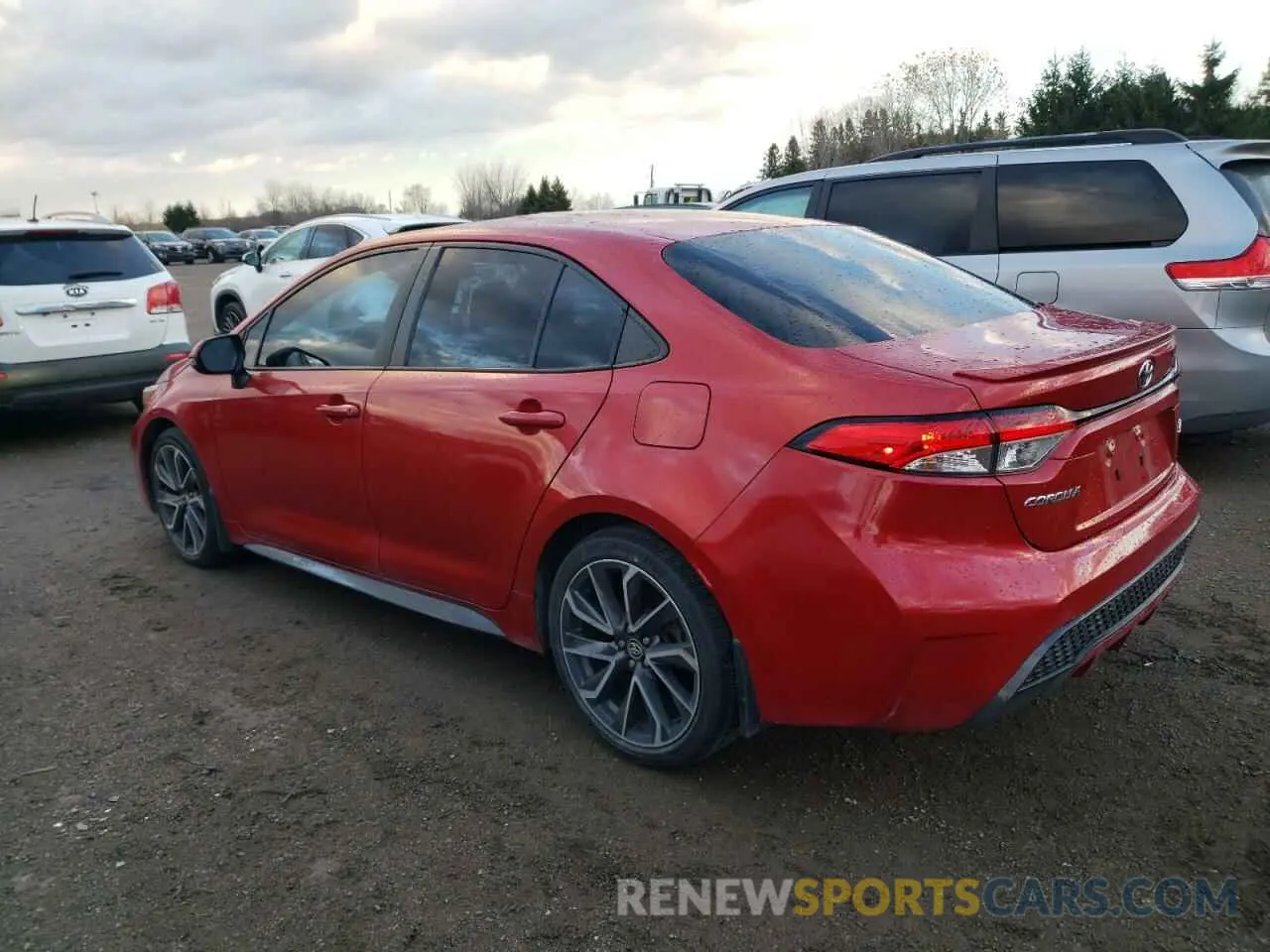 2 fotografías del automóvil dañado 5YFB4RBE7LP024980 TOYOTA COROLLA 2020