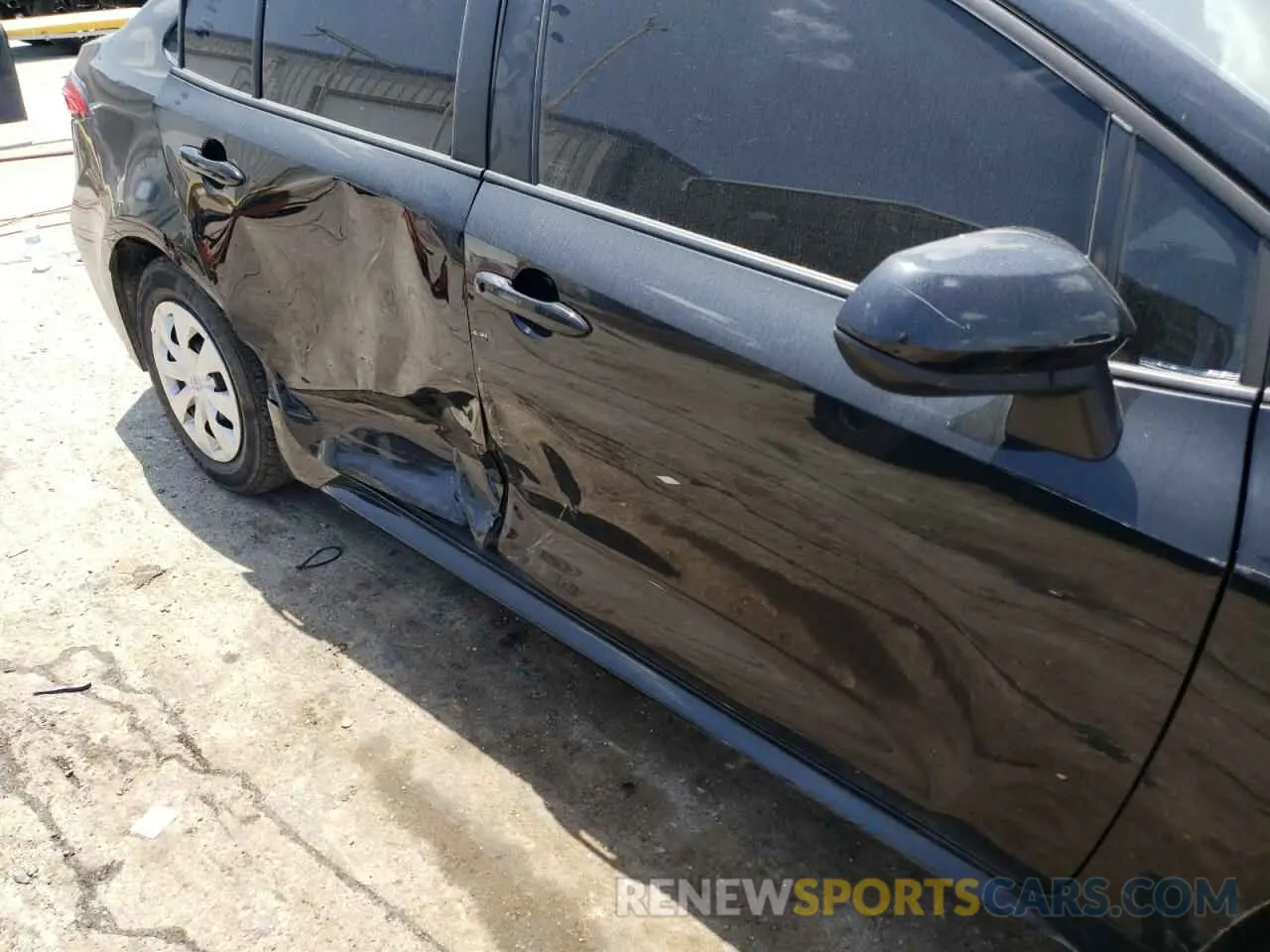 9 fotografías del automóvil dañado 5YFDPRAE0LP106194 TOYOTA COROLLA 2020