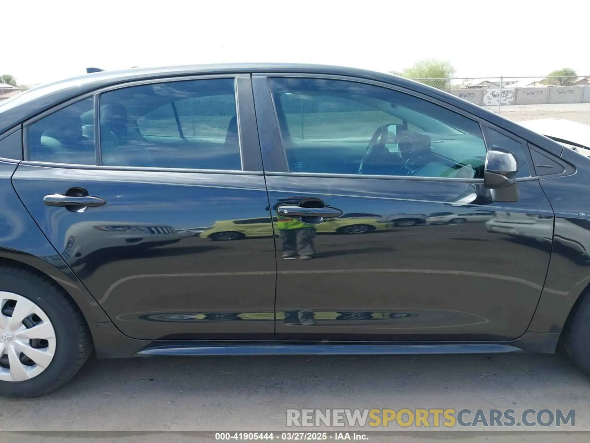 14 fotografías del automóvil dañado 5YFDPRAE2LP073568 TOYOTA COROLLA 2020