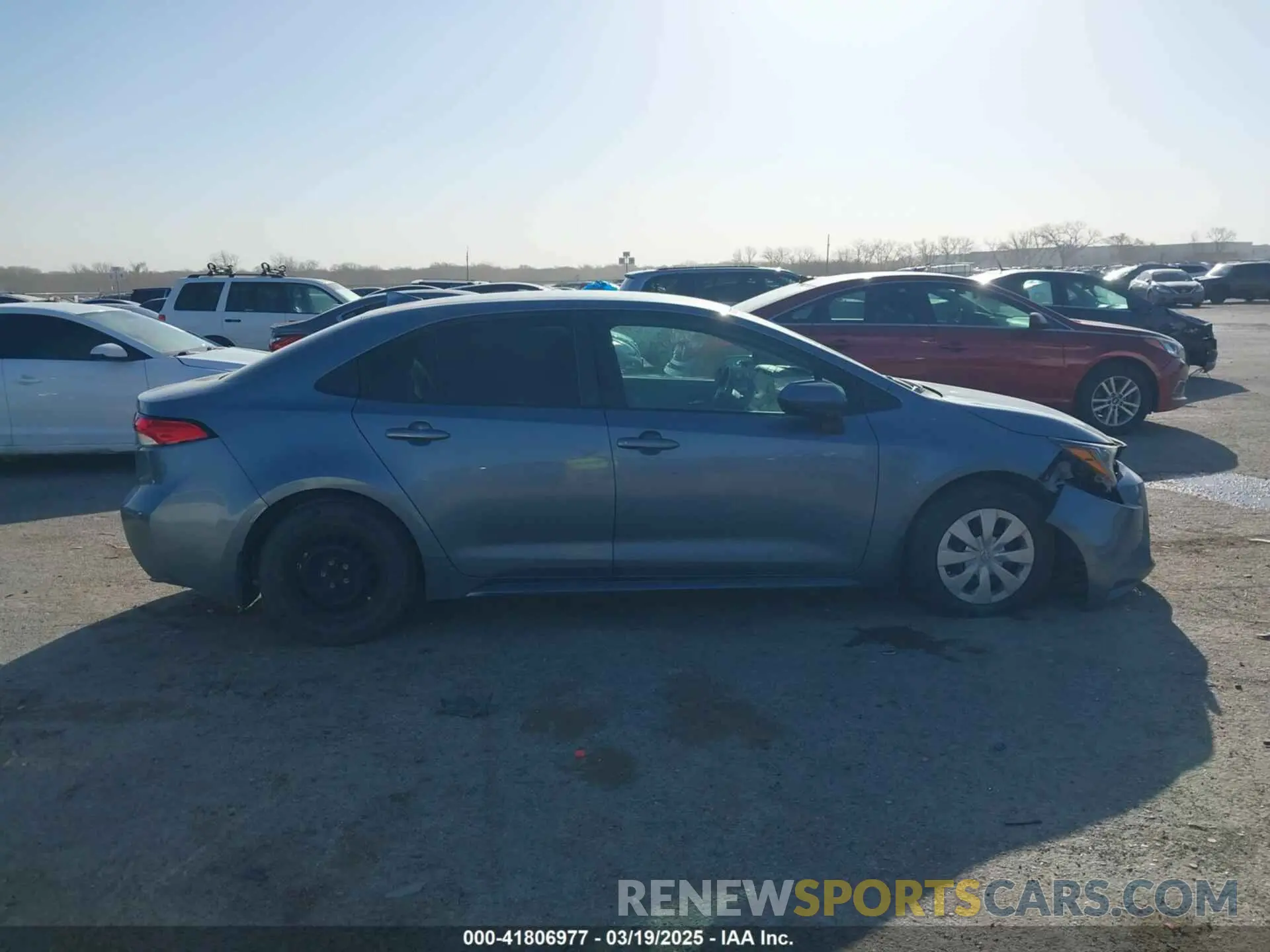 14 fotografías del automóvil dañado 5YFDPRAE2LP129573 TOYOTA COROLLA 2020