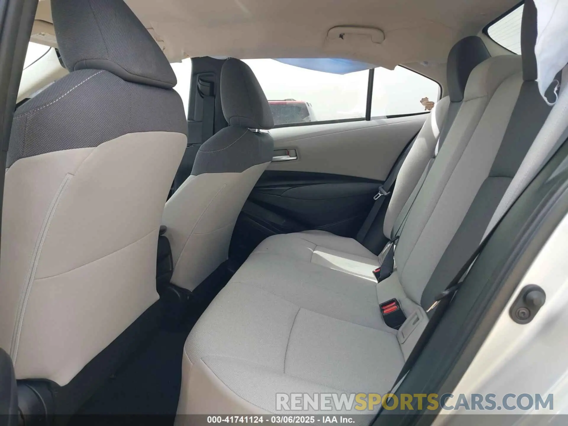 8 fotografías del automóvil dañado 5YFDPRAE3LP004632 TOYOTA COROLLA 2020