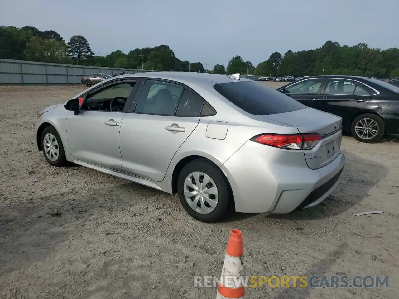2 fotografías del automóvil dañado 5YFDPRAE4LP137660 TOYOTA COROLLA 2020