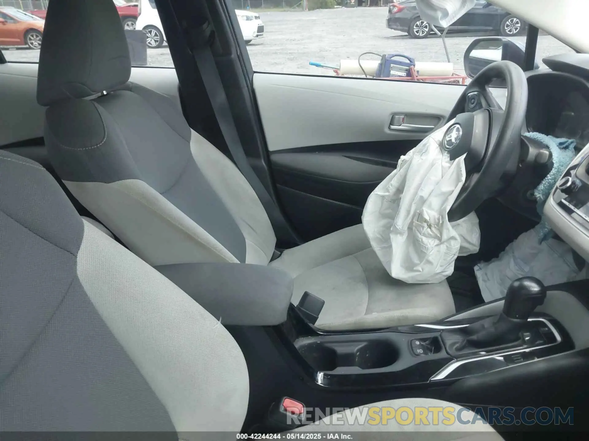 5 fotografías del automóvil dañado 5YFDPRAE5LP096519 TOYOTA COROLLA 2020