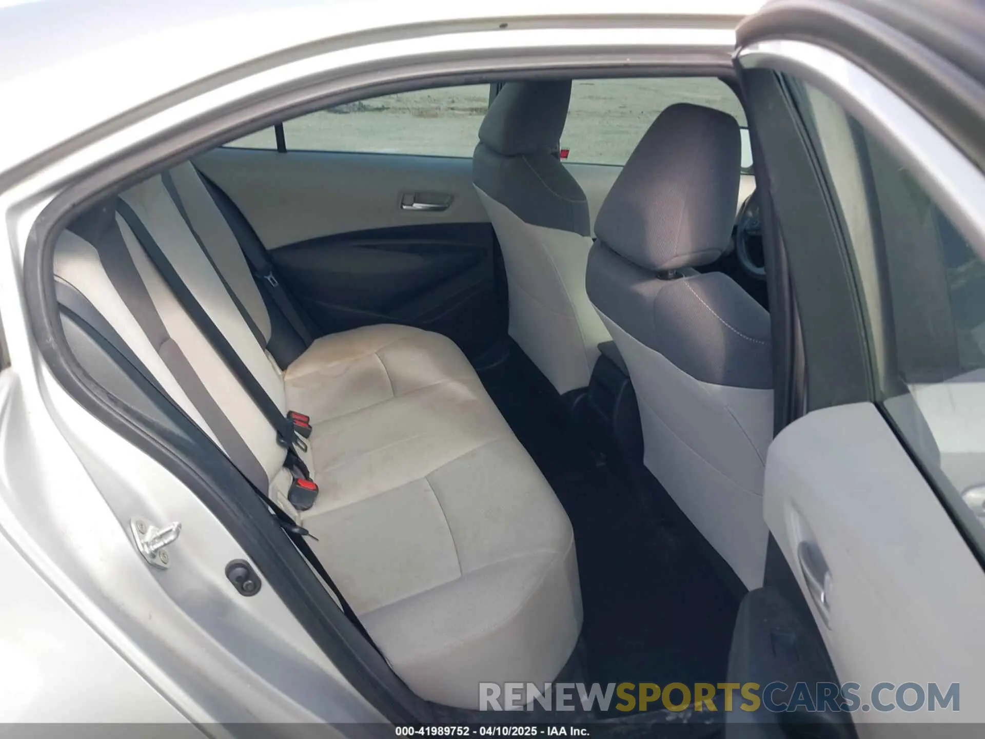 8 fotografías del automóvil dañado 5YFDPRAE6LP026978 TOYOTA COROLLA 2020
