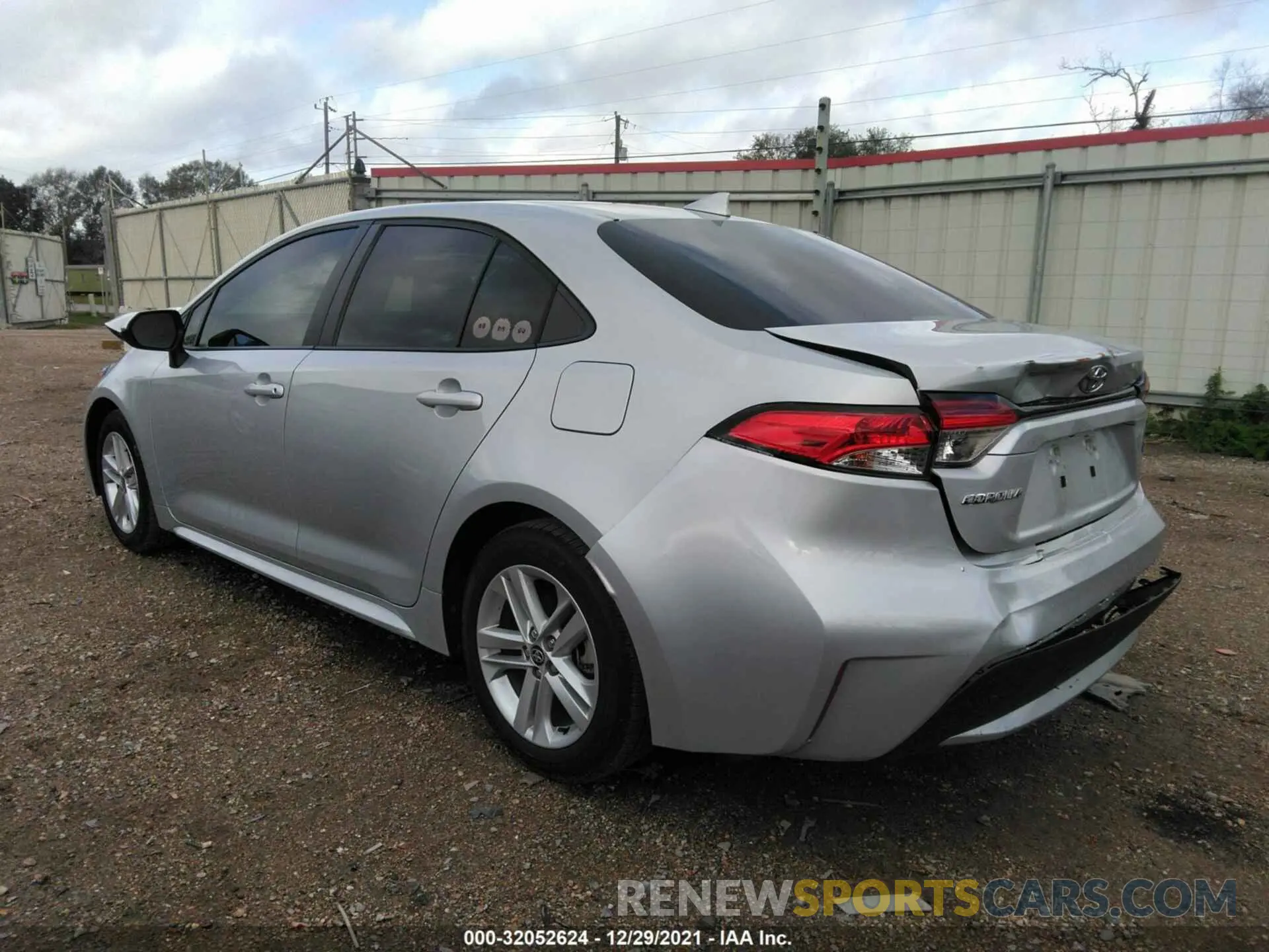 3 fotografías del automóvil dañado 5YFDPRAE7LP034653 TOYOTA COROLLA 2020