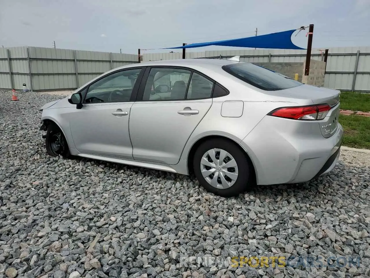 2 fotografías del automóvil dañado 5YFDPRAE8LP091332 TOYOTA COROLLA 2020