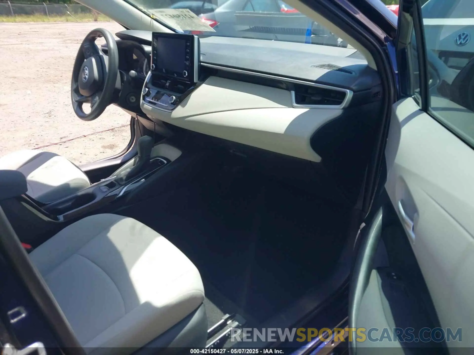 5 fotografías del automóvil dañado 5YFEPRAE0LP004074 TOYOTA COROLLA 2020