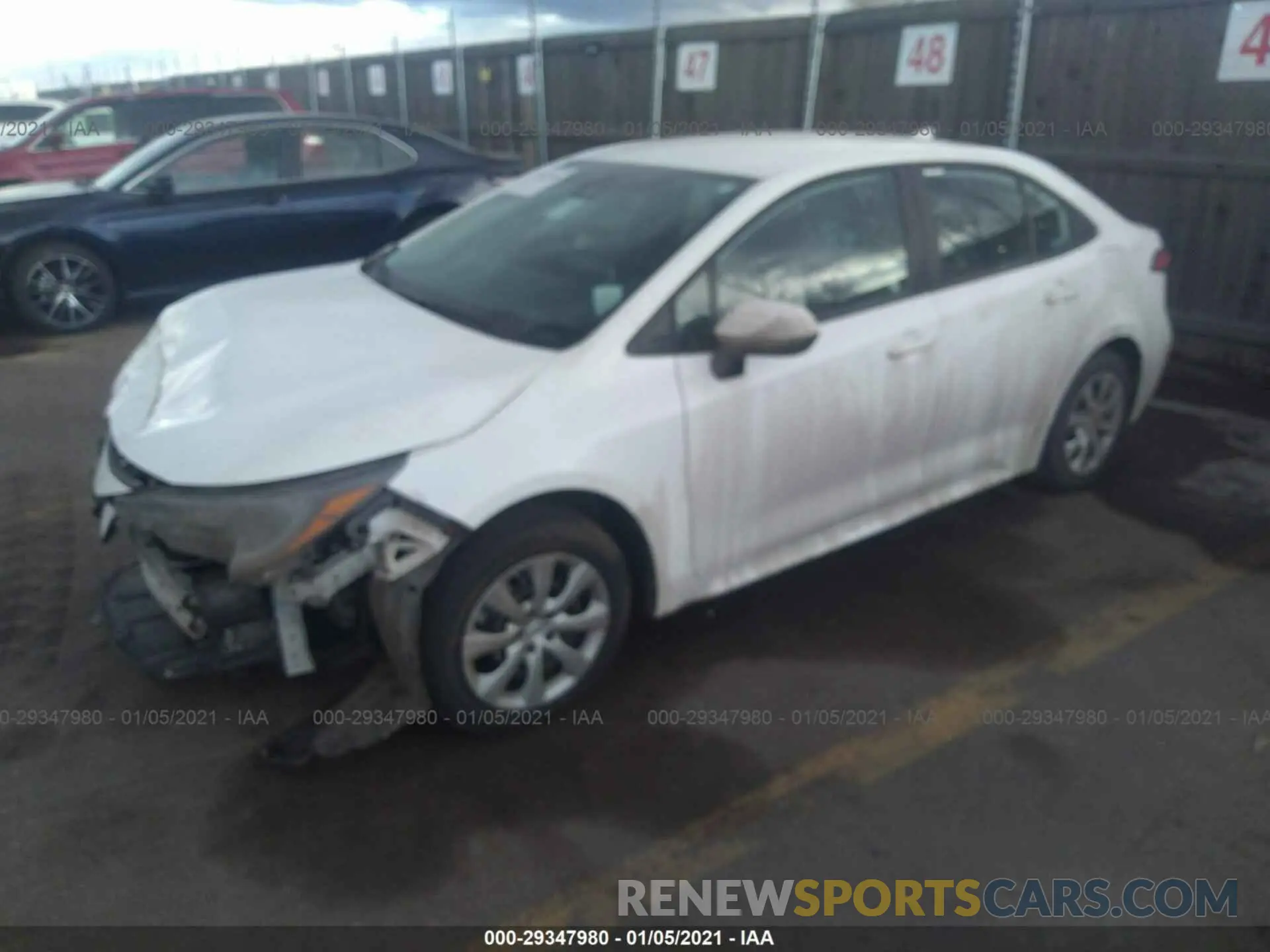 2 fotografías del automóvil dañado 5YFEPRAE0LP028276 TOYOTA COROLLA 2020