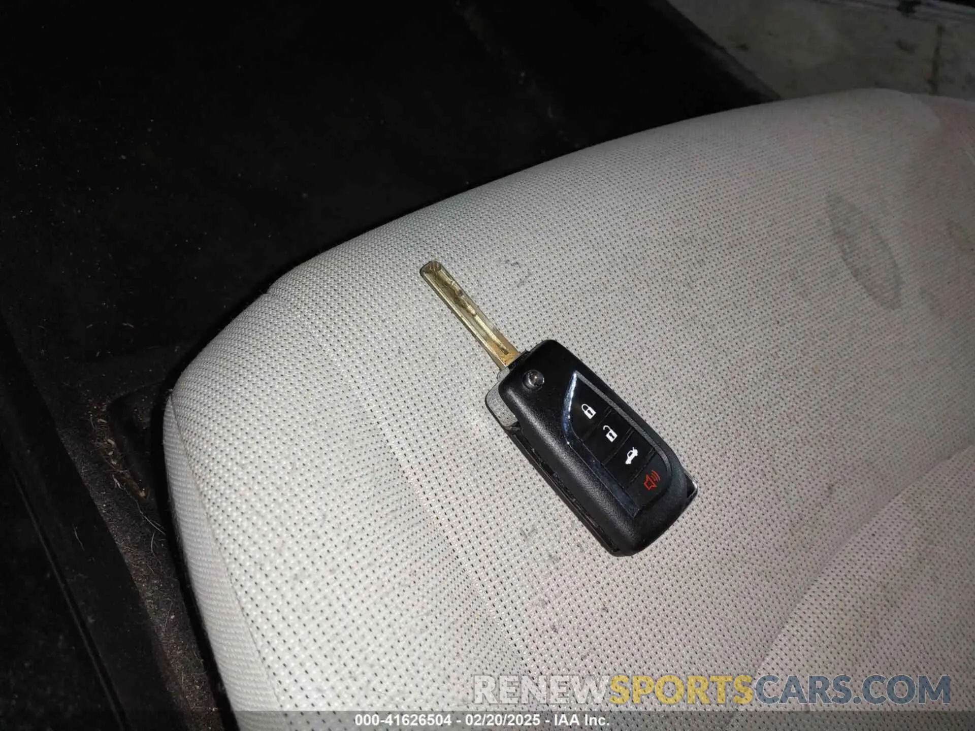 11 fotografías del automóvil dañado 5YFEPRAE0LP029671 TOYOTA COROLLA 2020