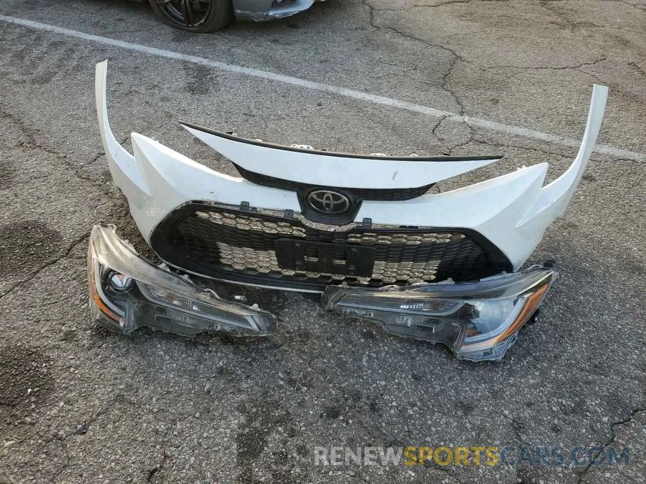12 fotografías del automóvil dañado 5YFEPRAE0LP038015 TOYOTA COROLLA 2020