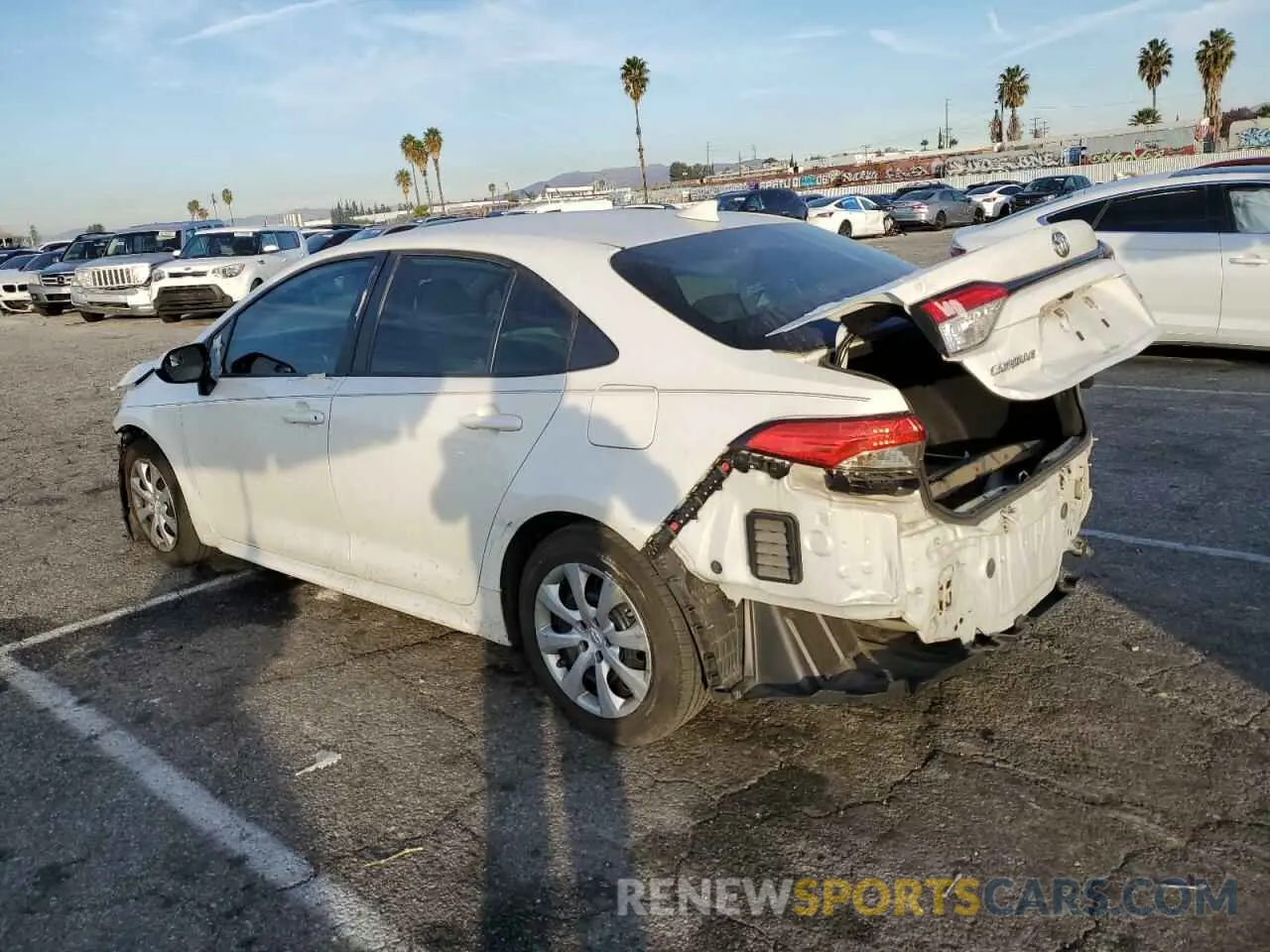 2 fotografías del automóvil dañado 5YFEPRAE0LP038015 TOYOTA COROLLA 2020