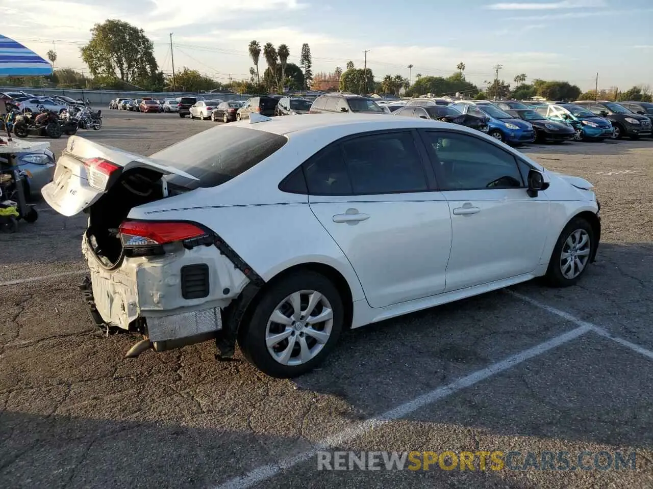 3 fotografías del automóvil dañado 5YFEPRAE0LP038015 TOYOTA COROLLA 2020