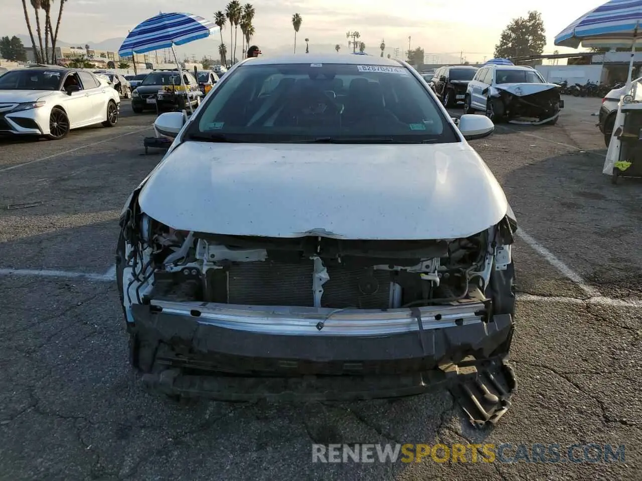 5 fotografías del automóvil dañado 5YFEPRAE0LP038015 TOYOTA COROLLA 2020