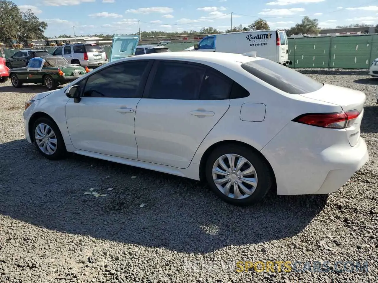 2 fotografías del automóvil dañado 5YFEPRAE0LP046163 TOYOTA COROLLA 2020