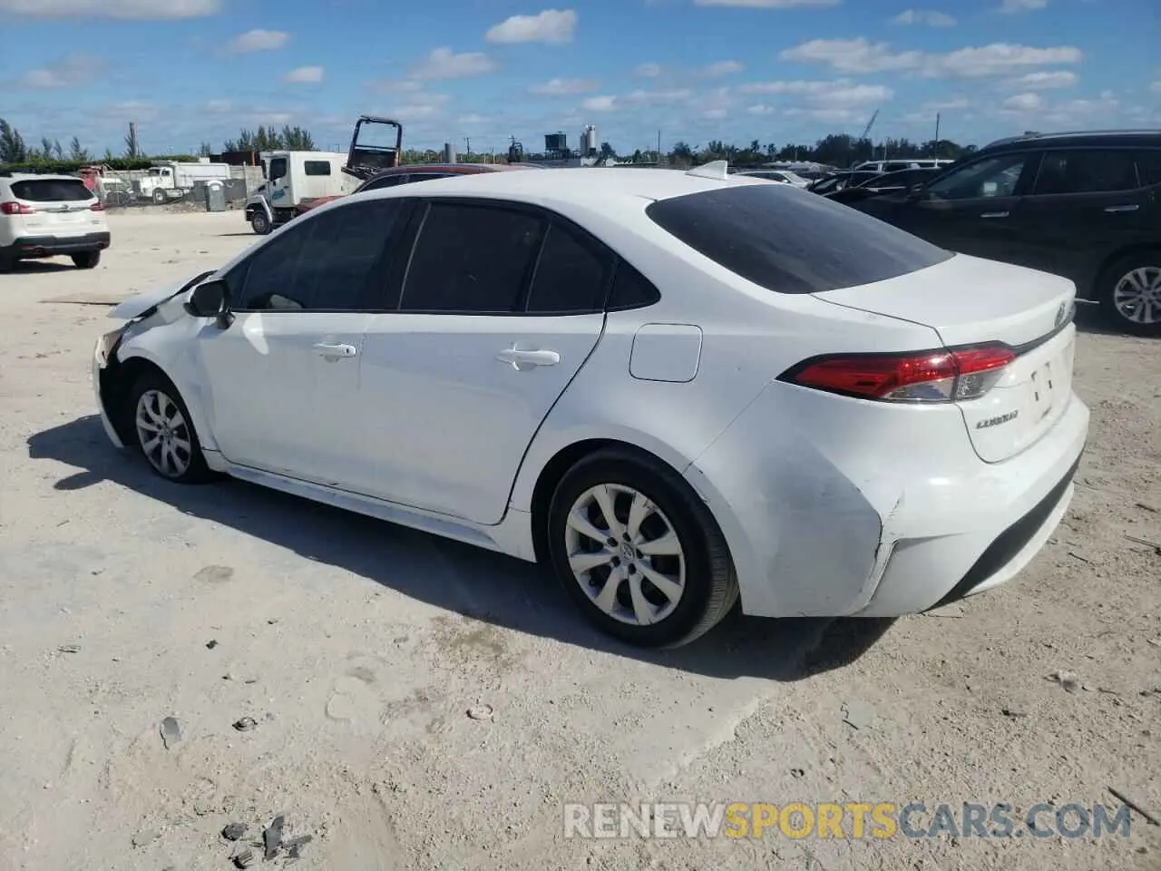 2 fotografías del automóvil dañado 5YFEPRAE0LP052173 TOYOTA COROLLA 2020