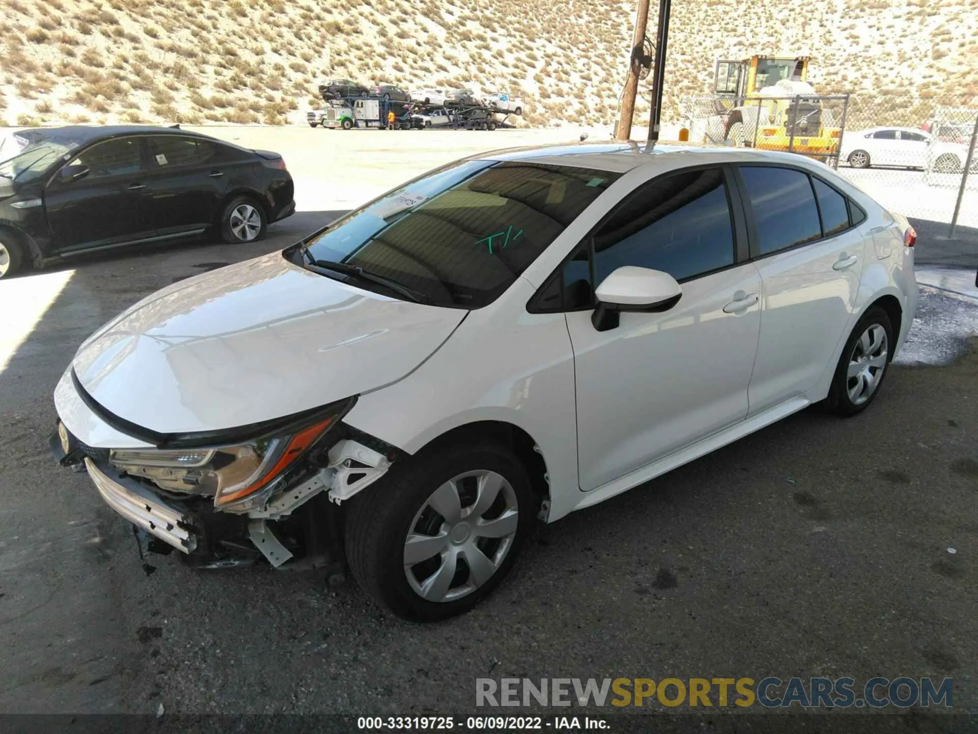 2 fotografías del automóvil dañado 5YFEPRAE0LP108869 TOYOTA COROLLA 2020