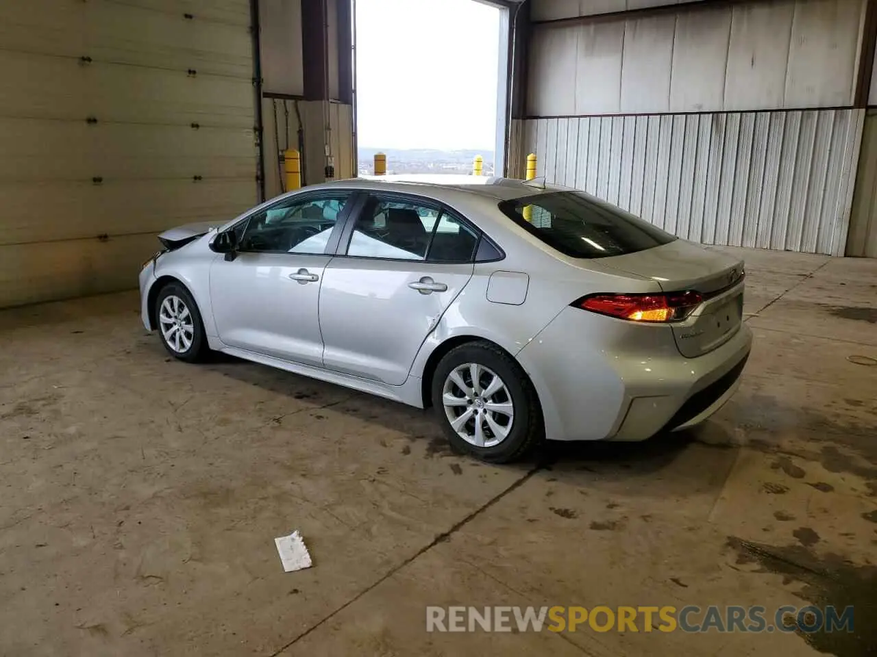 2 fotografías del automóvil dañado 5YFEPRAE0LP132721 TOYOTA COROLLA 2020
