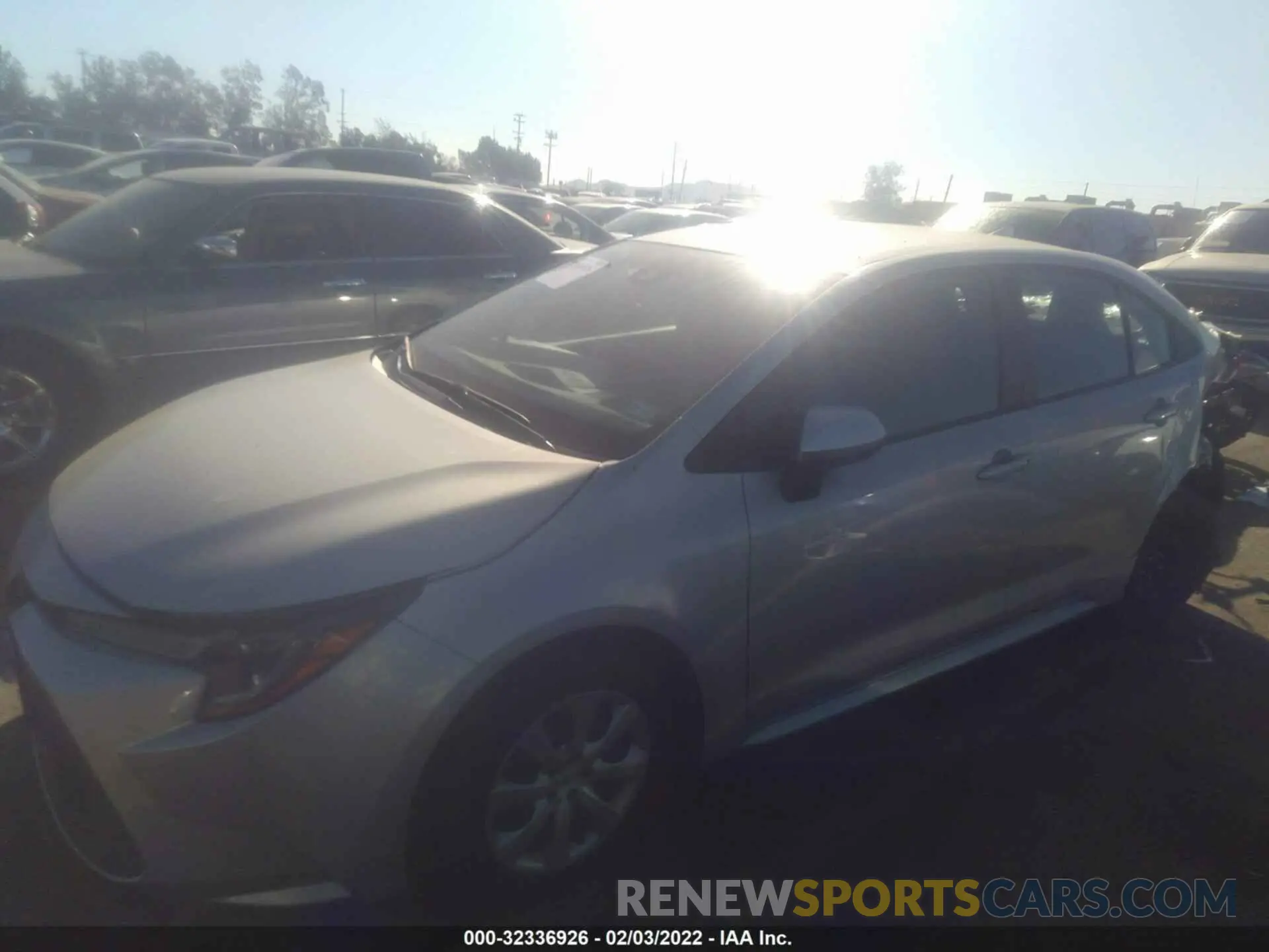 2 fotografías del automóvil dañado 5YFEPRAE1LP030554 TOYOTA COROLLA 2020