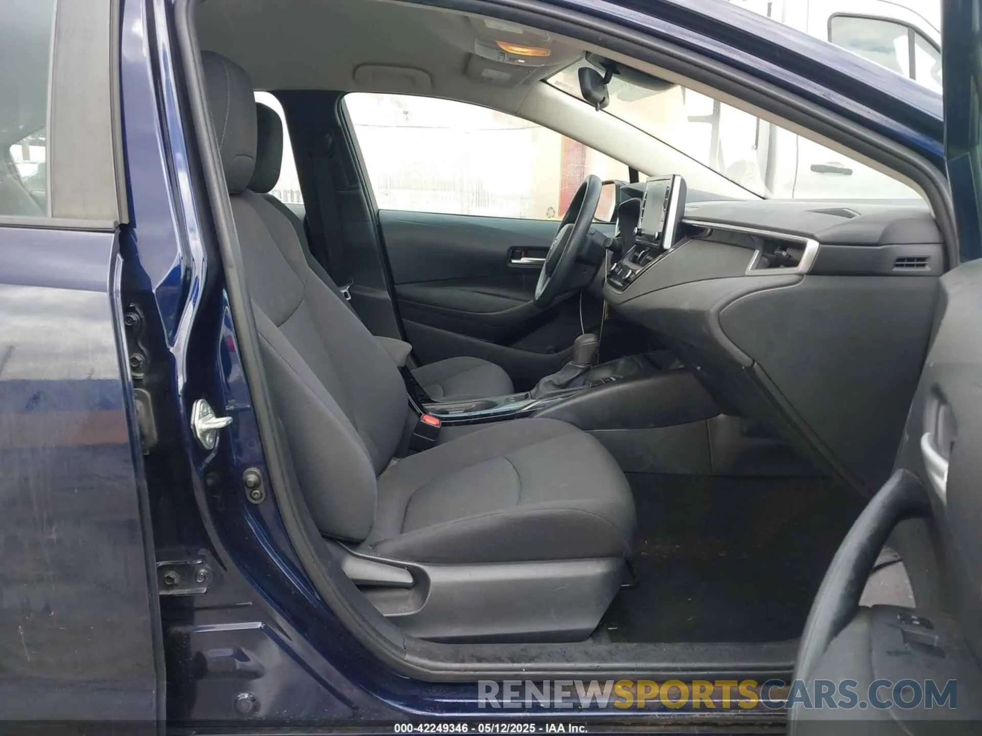 5 fotografías del automóvil dañado 5YFEPRAE1LP040405 TOYOTA COROLLA 2020