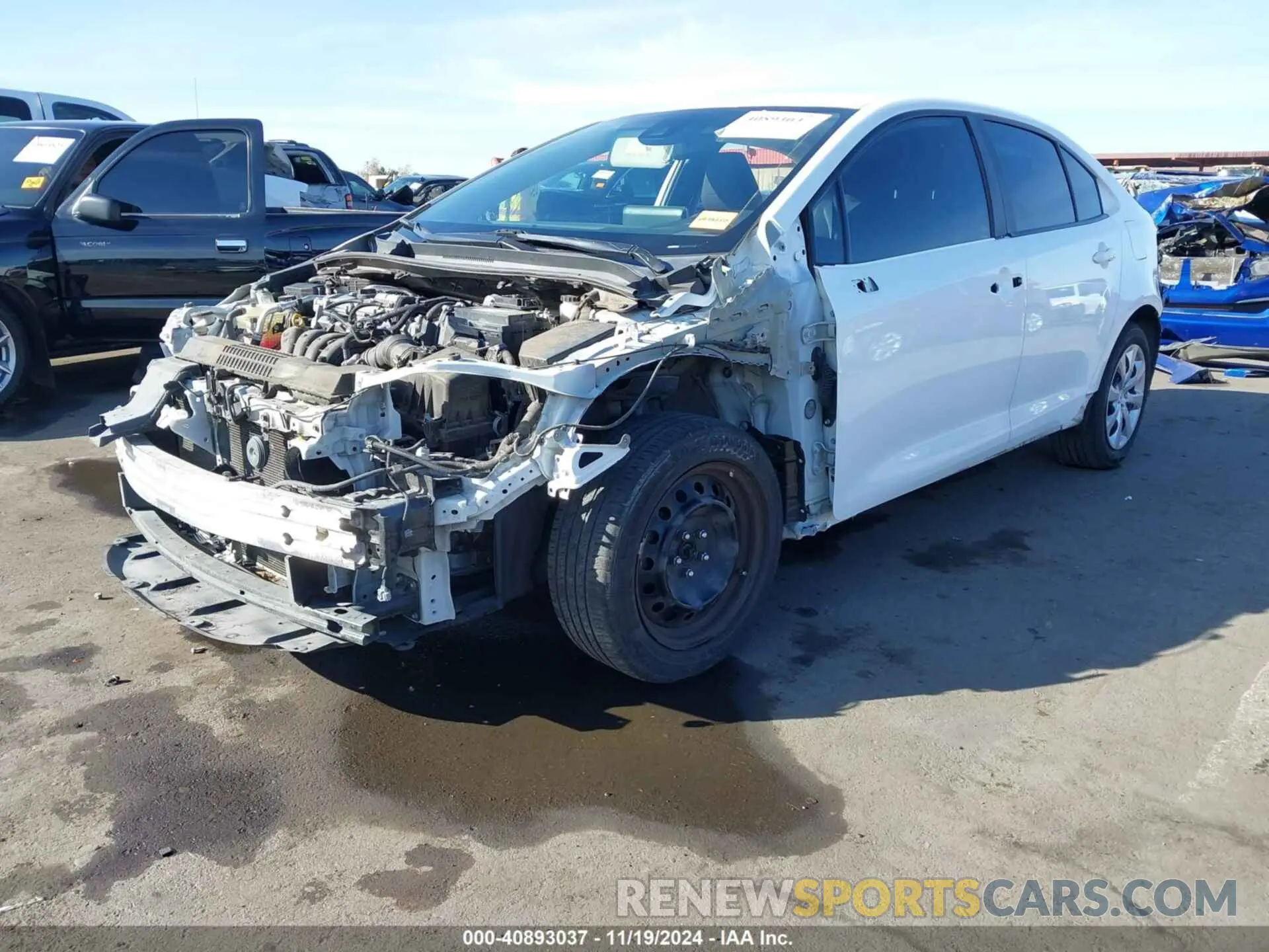 2 fotografías del automóvil dañado 5YFEPRAE1LP073145 TOYOTA COROLLA 2020