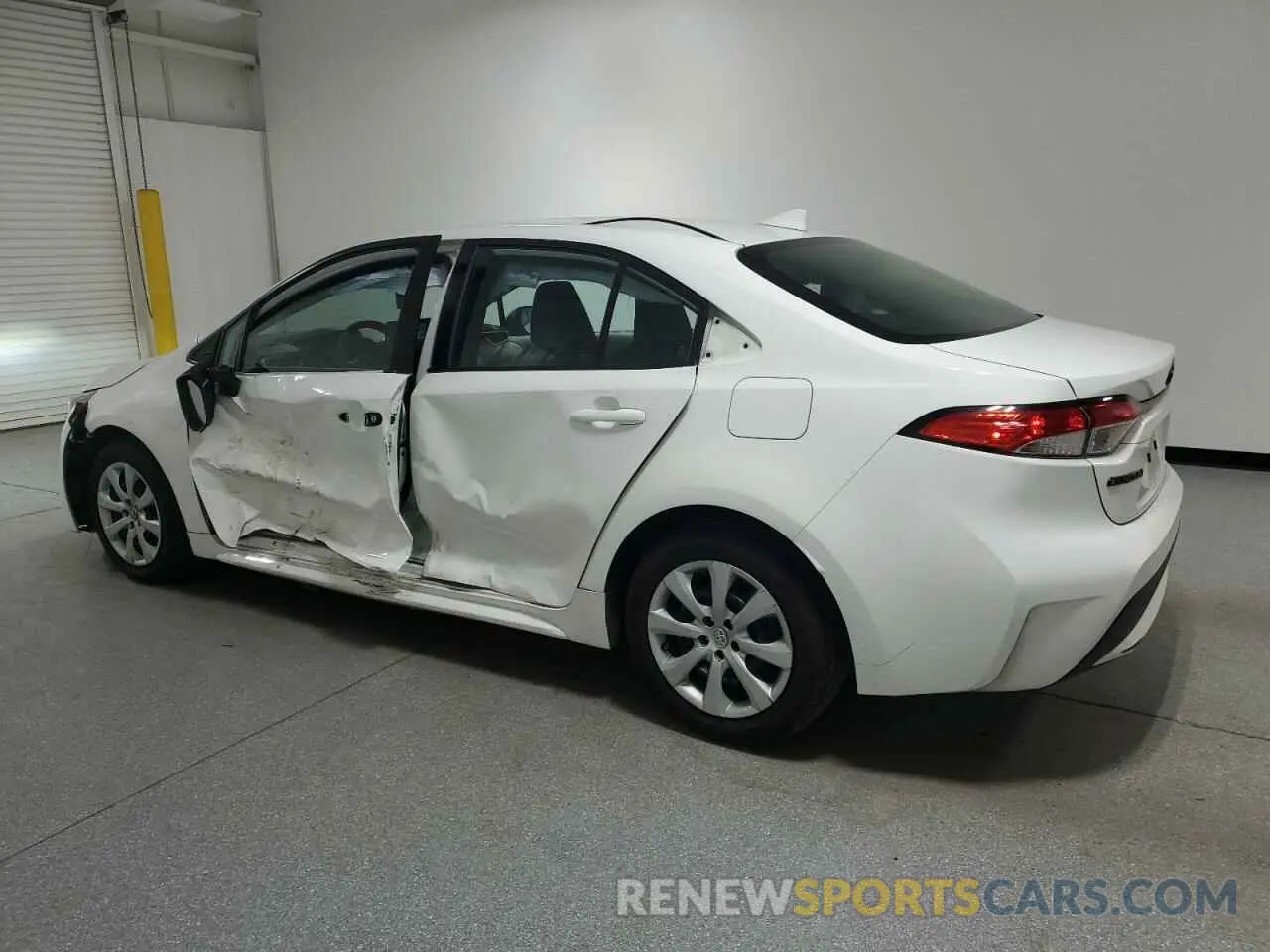 2 fotografías del automóvil dañado 5YFEPRAE1LP078653 TOYOTA COROLLA 2020