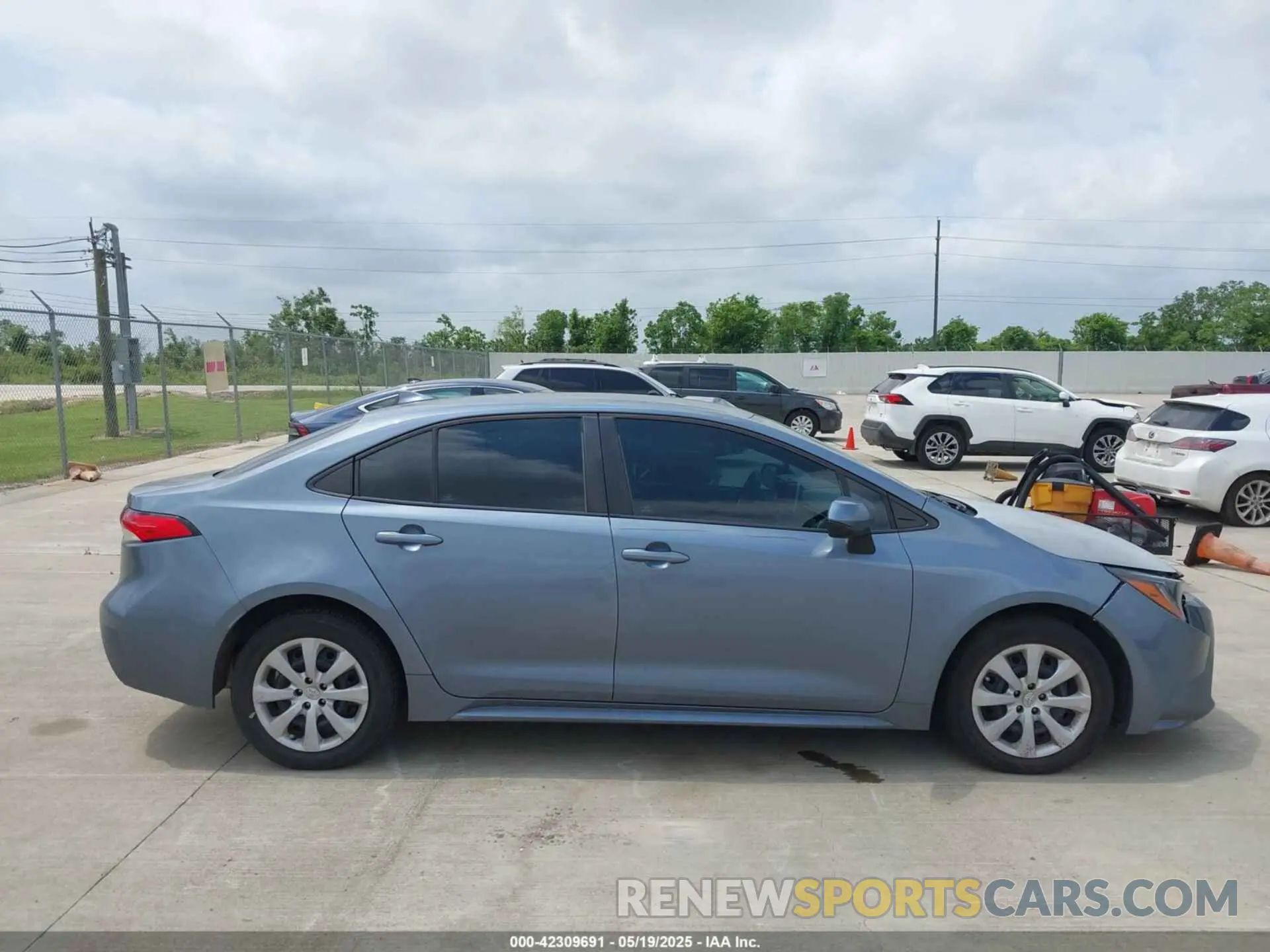13 fotografías del automóvil dañado 5YFEPRAE1LP084405 TOYOTA COROLLA 2020