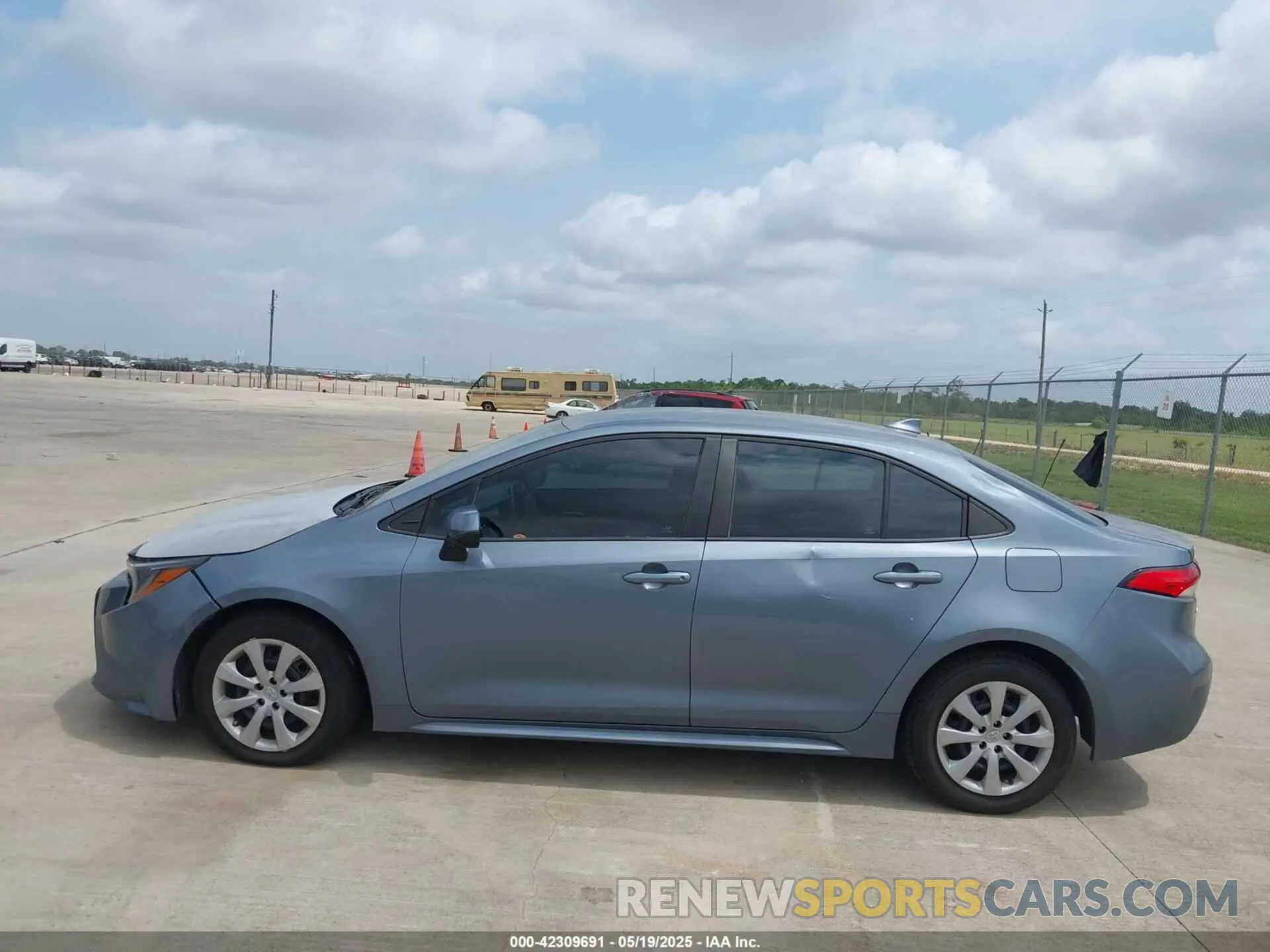 14 fotografías del automóvil dañado 5YFEPRAE1LP084405 TOYOTA COROLLA 2020