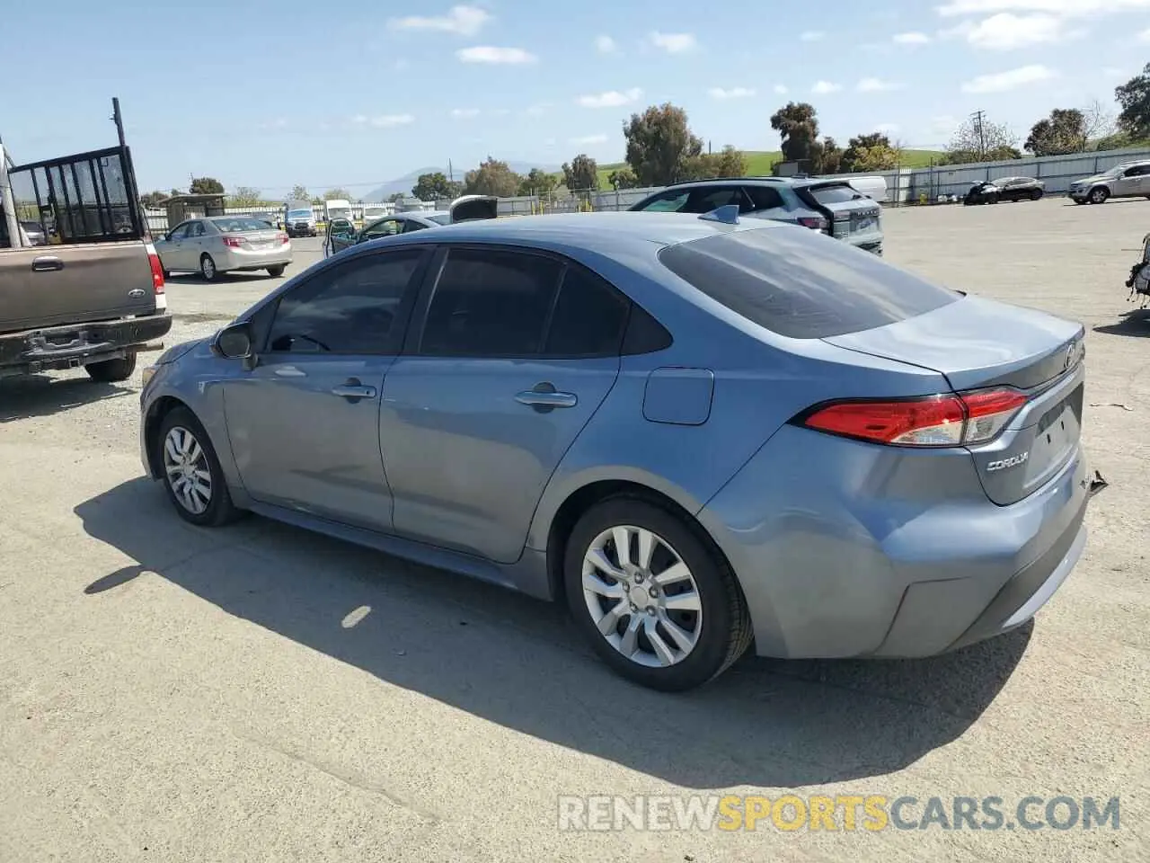 2 fotografías del automóvil dañado 5YFEPRAE1LP088177 TOYOTA COROLLA 2020