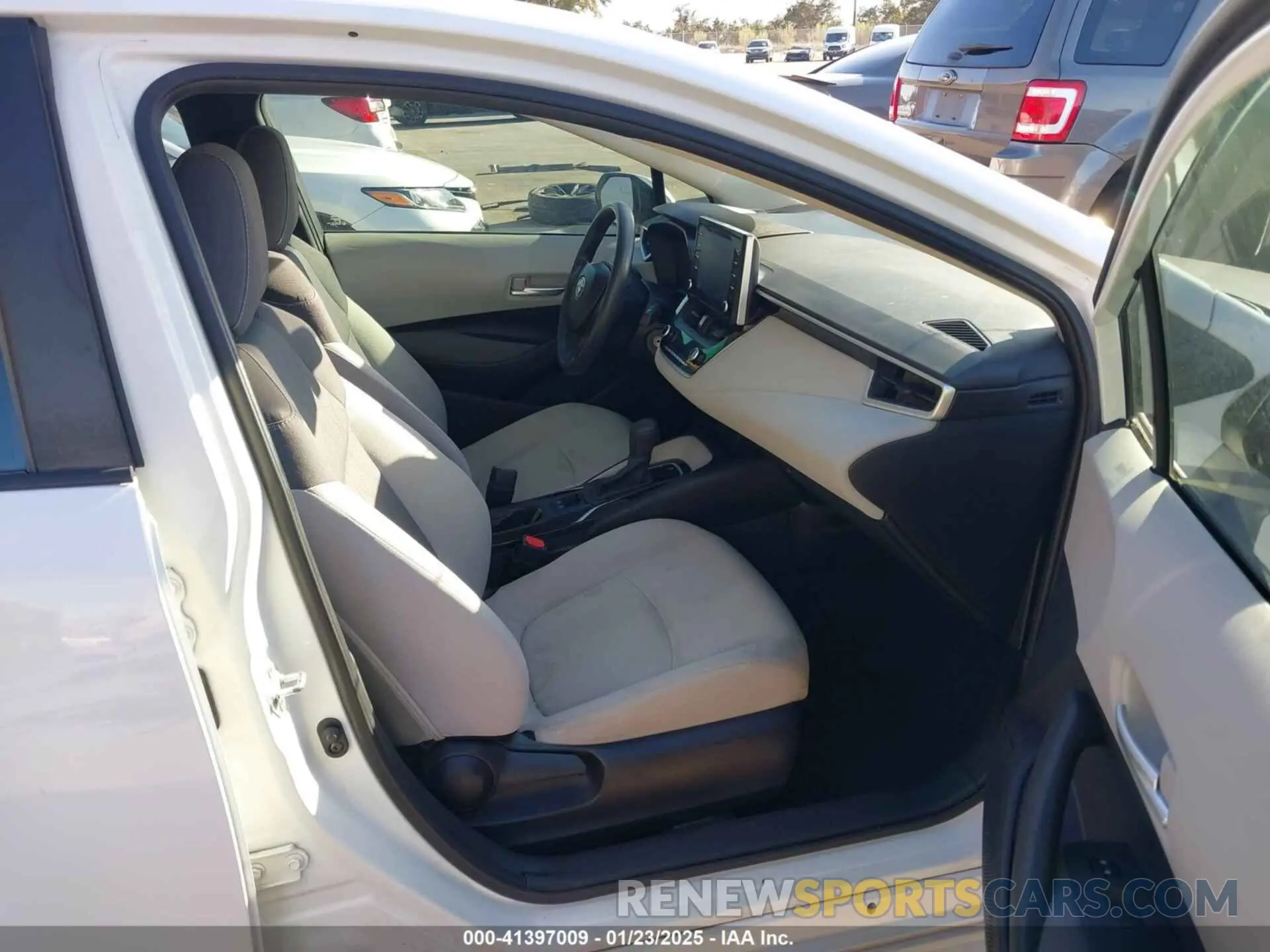 5 fotografías del automóvil dañado 5YFEPRAE1LP099714 TOYOTA COROLLA 2020