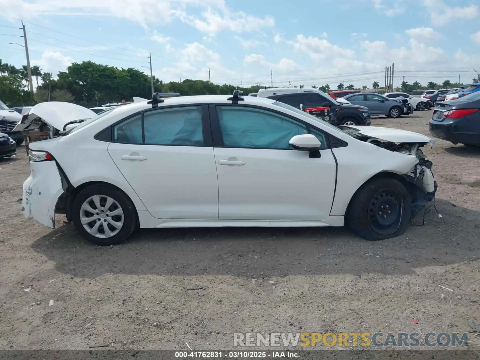 14 fotografías del automóvil dañado 5YFEPRAE1LP117970 TOYOTA COROLLA 2020