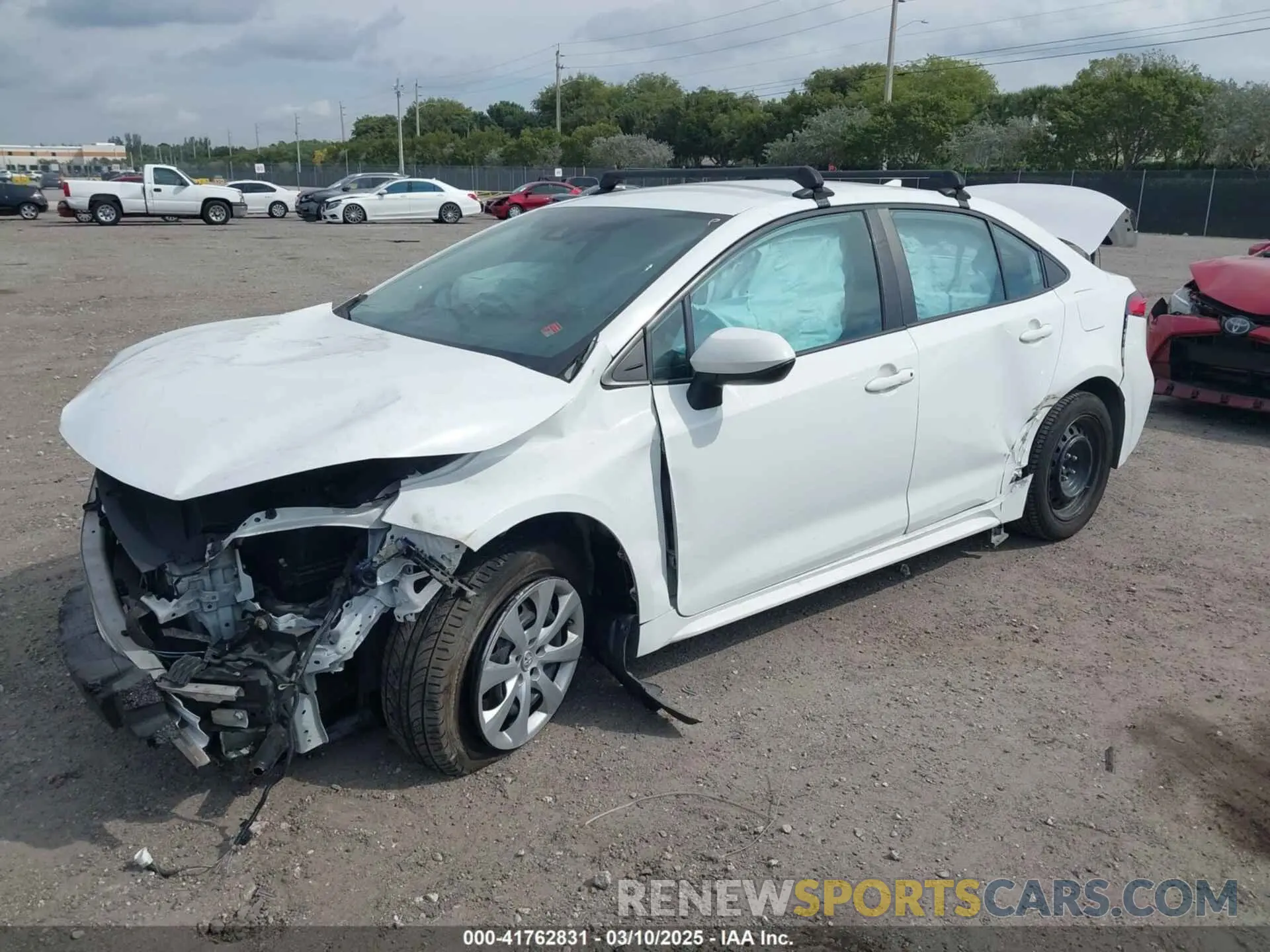 2 fotografías del automóvil dañado 5YFEPRAE1LP117970 TOYOTA COROLLA 2020