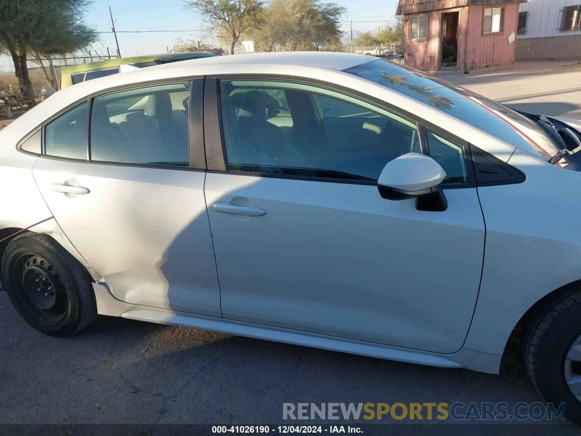 13 fotografías del automóvil dañado 5YFEPRAE1LP143503 TOYOTA COROLLA 2020