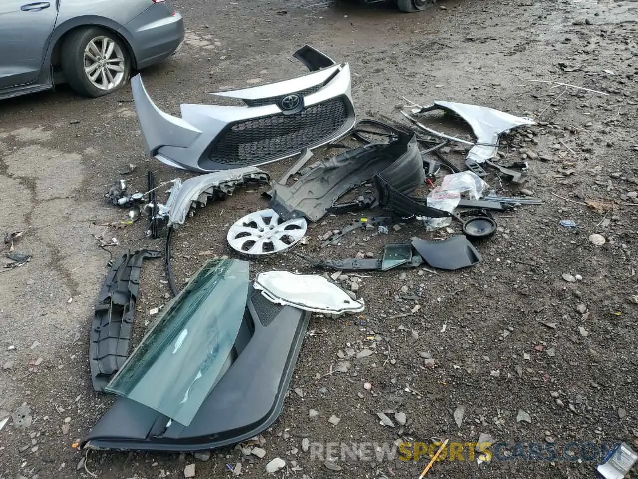 12 fotografías del automóvil dañado 5YFEPRAE1LP143744 TOYOTA COROLLA 2020