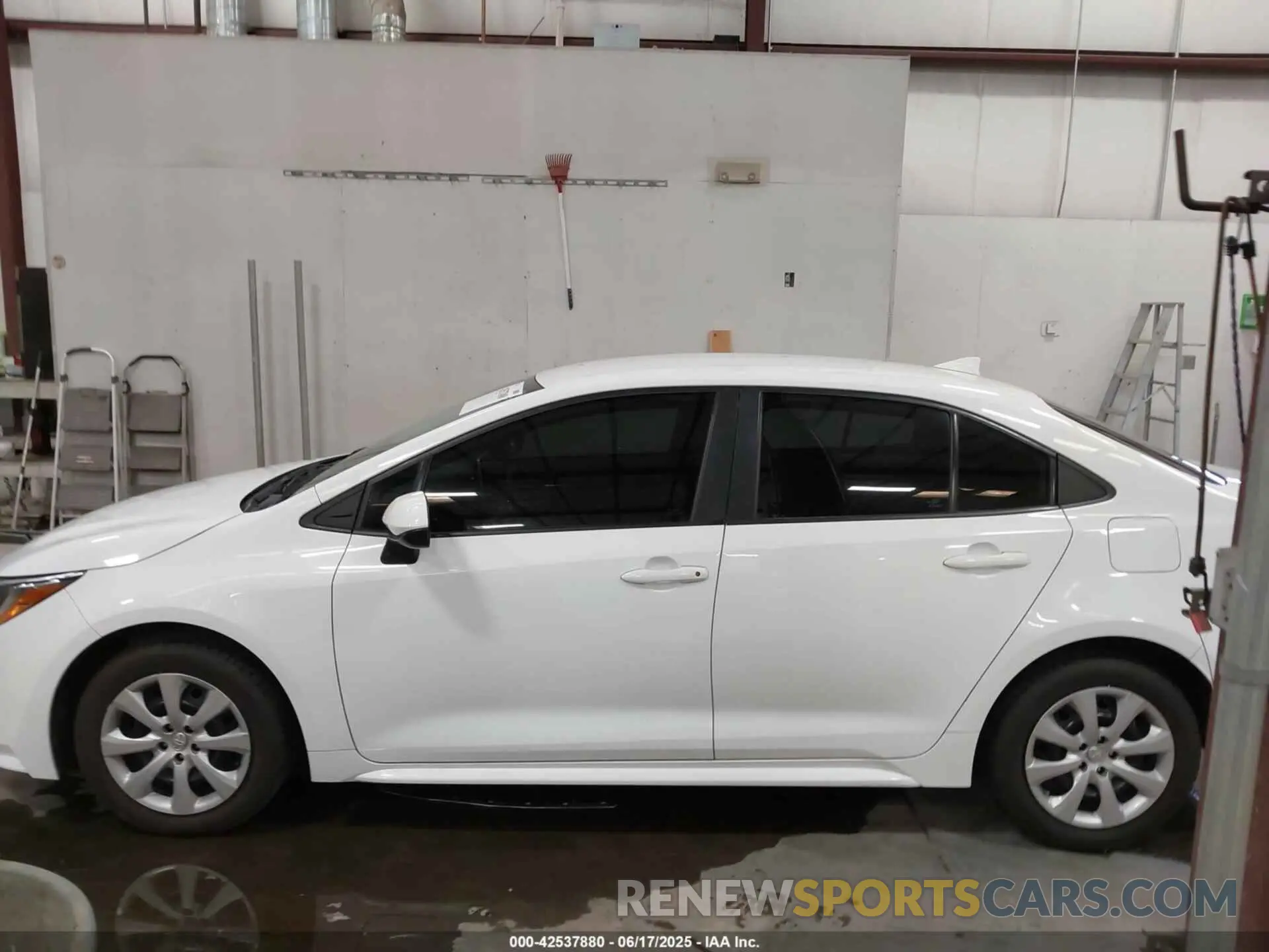 14 fotografías del automóvil dañado 5YFEPRAE2LP006375 TOYOTA COROLLA 2020