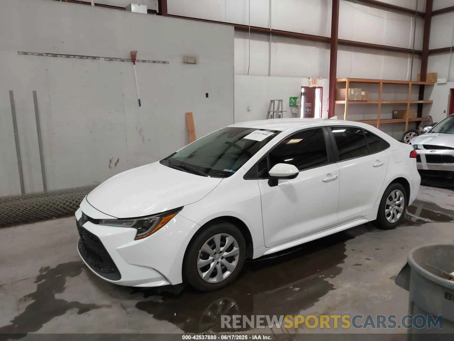 2 fotografías del automóvil dañado 5YFEPRAE2LP006375 TOYOTA COROLLA 2020