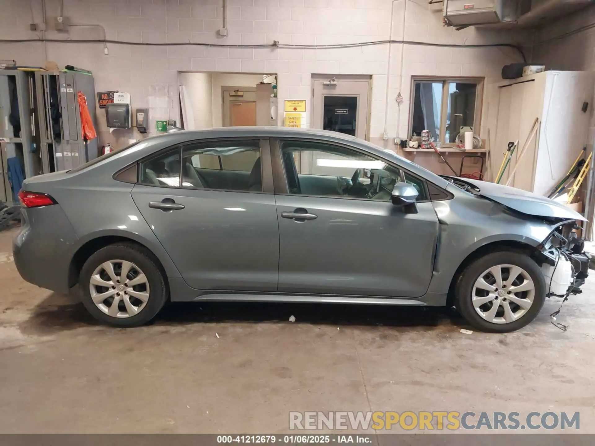 14 fotografías del automóvil dañado 5YFEPRAE2LP015920 TOYOTA COROLLA 2020