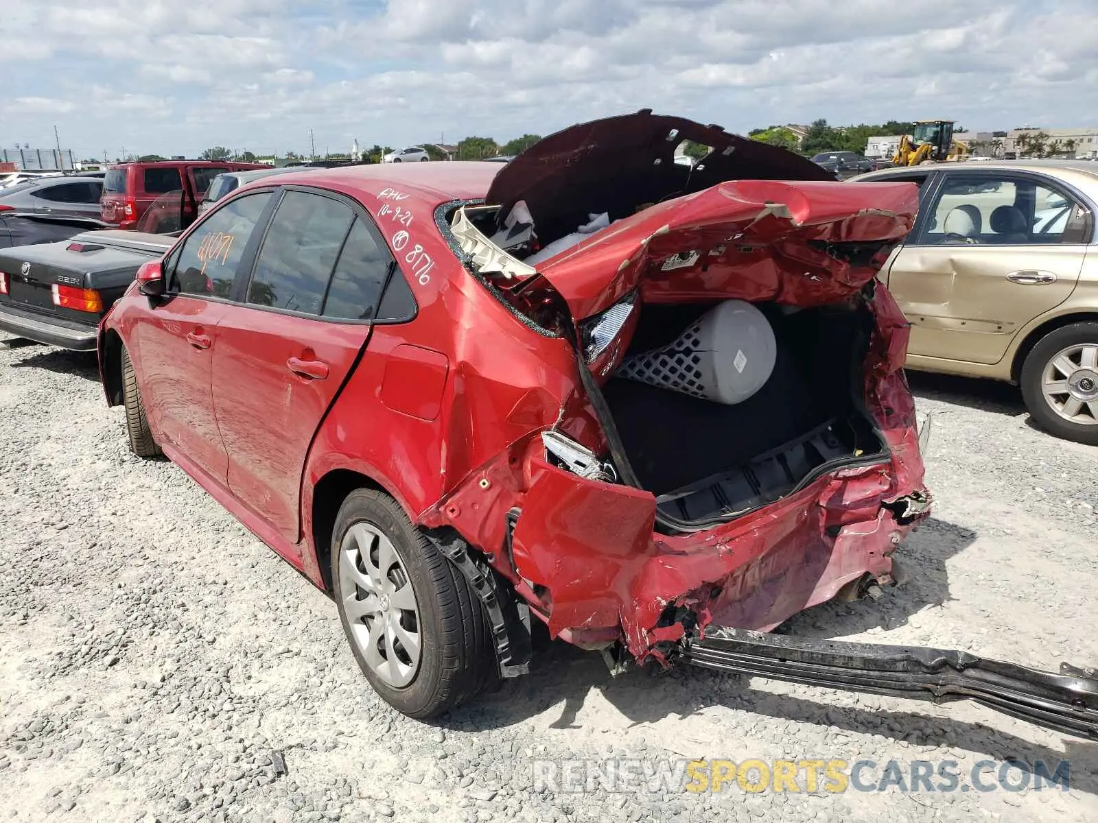 3 fotografías del automóvil dañado 5YFEPRAE2LP038176 TOYOTA COROLLA 2020