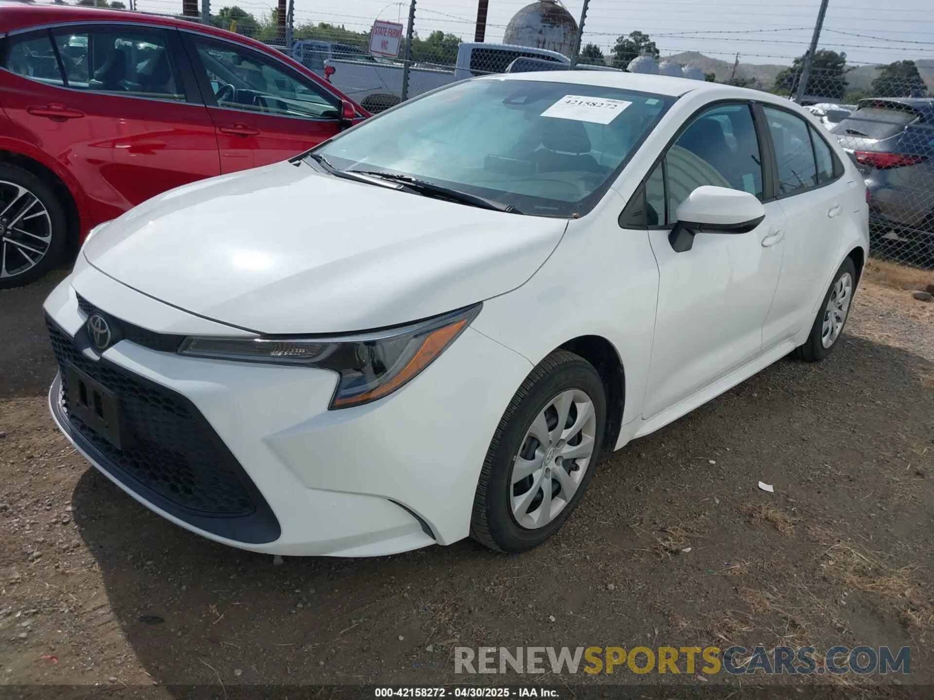 2 fotografías del automóvil dañado 5YFEPRAE2LP054099 TOYOTA COROLLA 2020