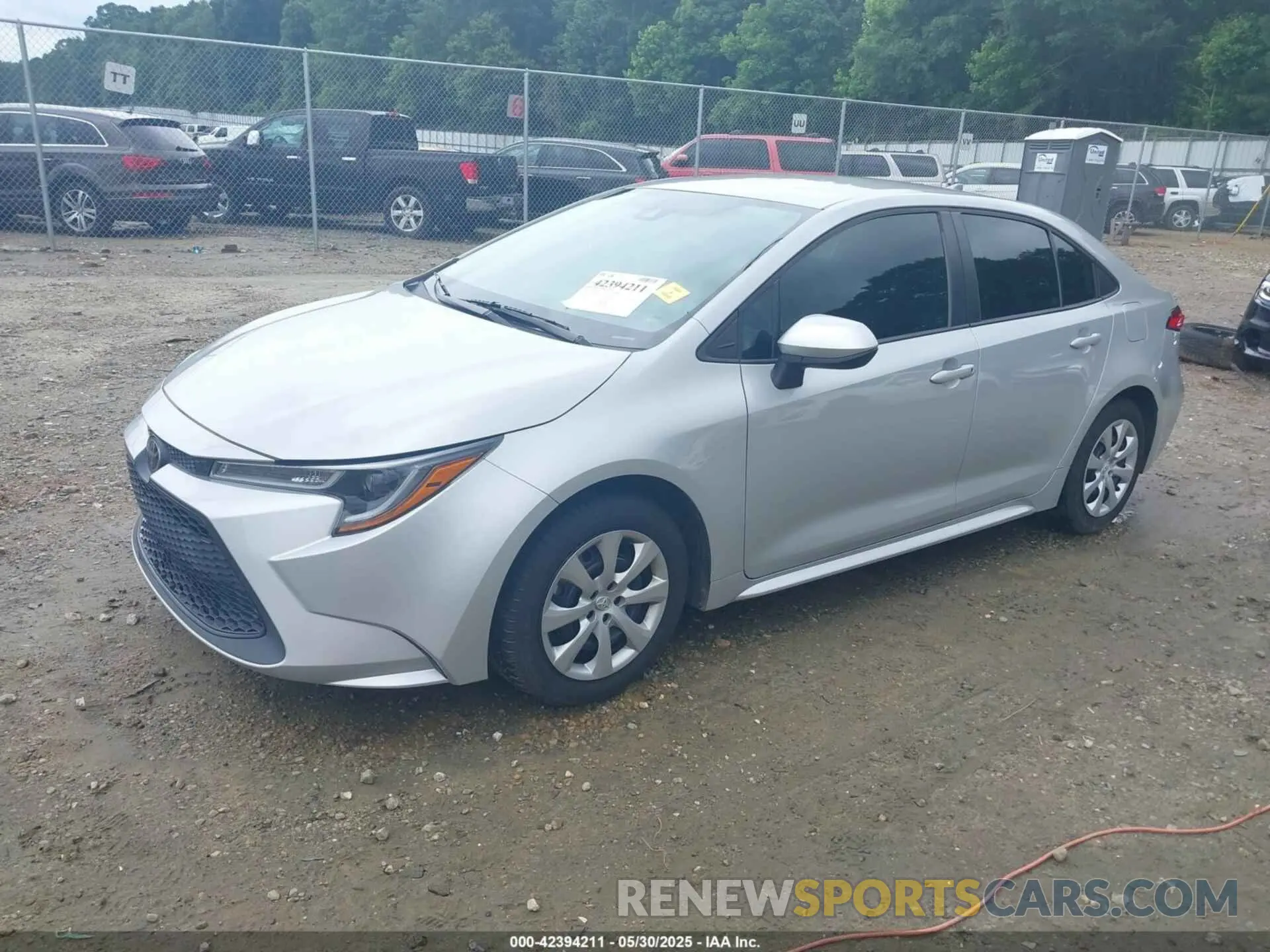 2 fotografías del automóvil dañado 5YFEPRAE2LP084171 TOYOTA COROLLA 2020