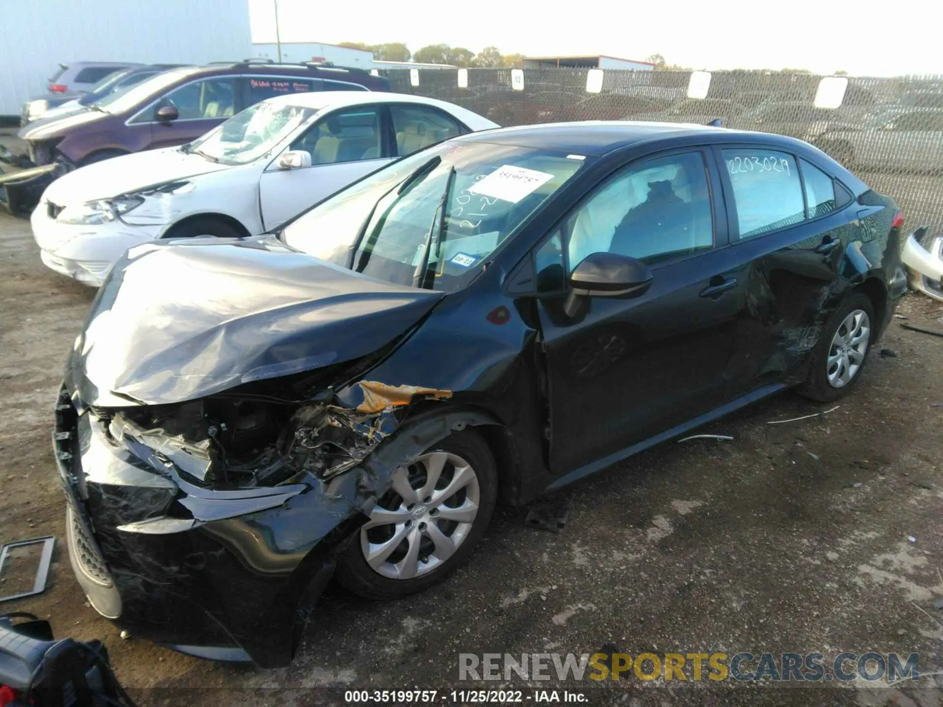 2 fotografías del automóvil dañado 5YFEPRAE2LP095087 TOYOTA COROLLA 2020