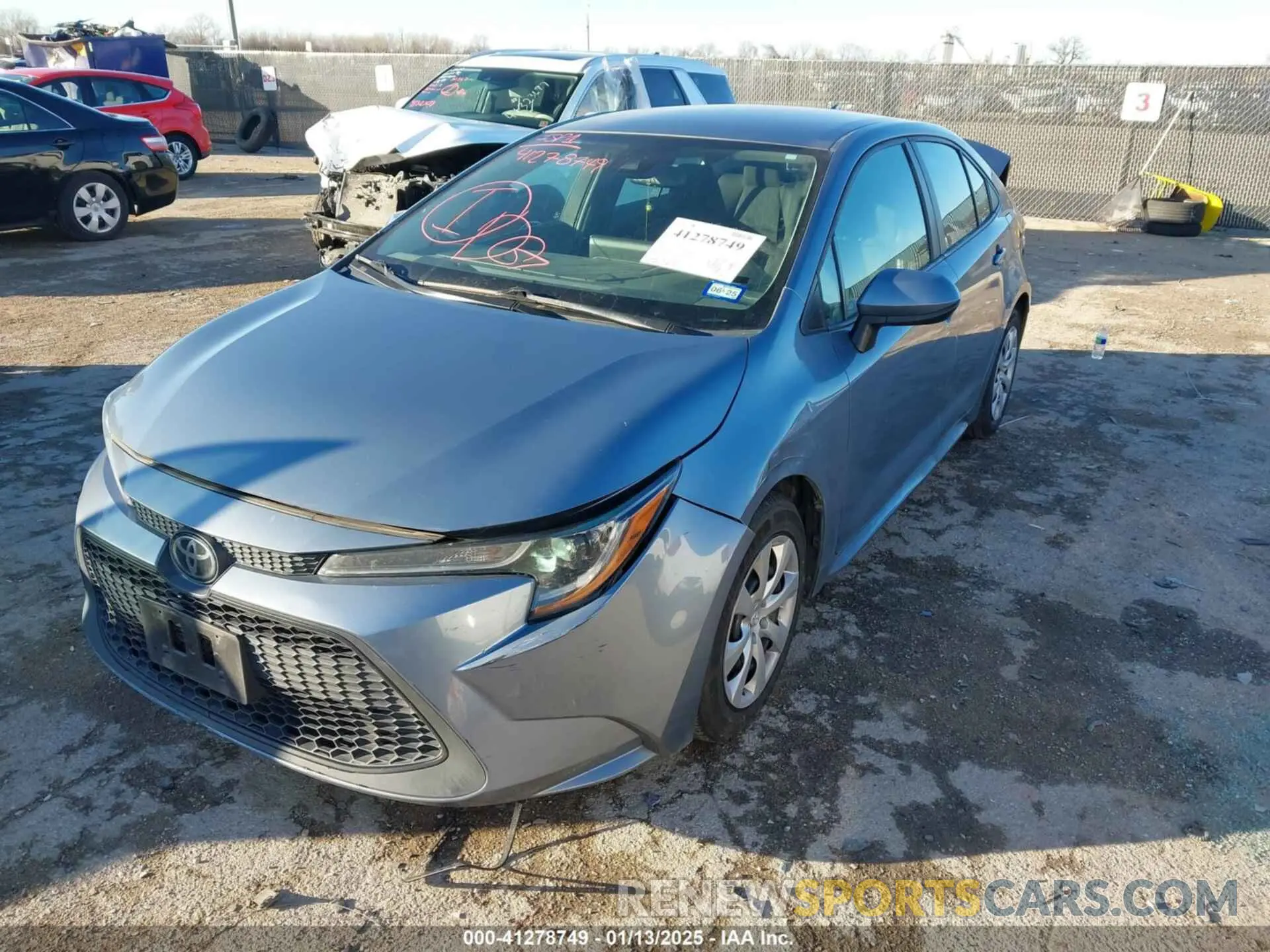 2 fotografías del automóvil dañado 5YFEPRAE2LP096627 TOYOTA COROLLA 2020