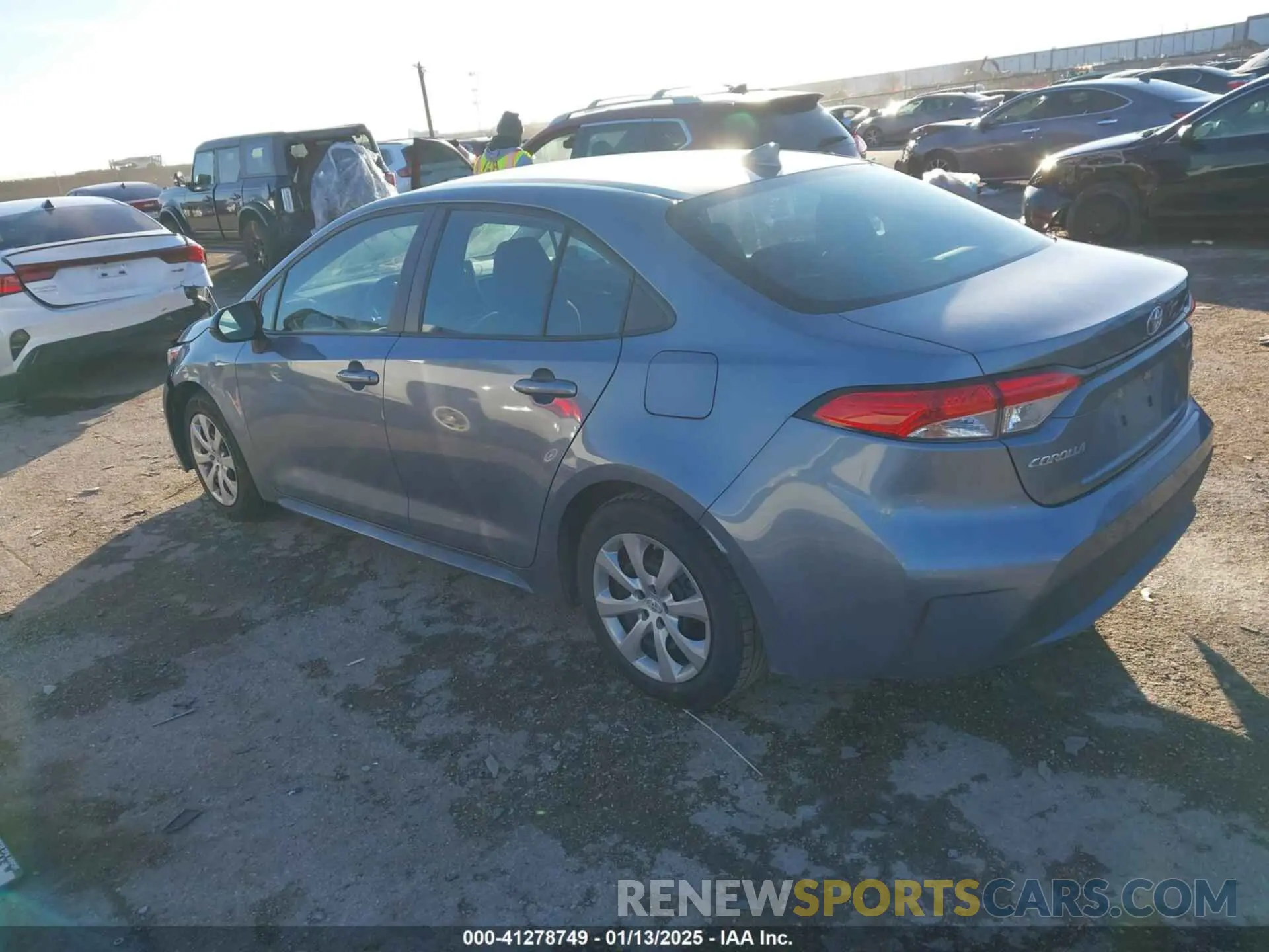 3 fotografías del automóvil dañado 5YFEPRAE2LP096627 TOYOTA COROLLA 2020