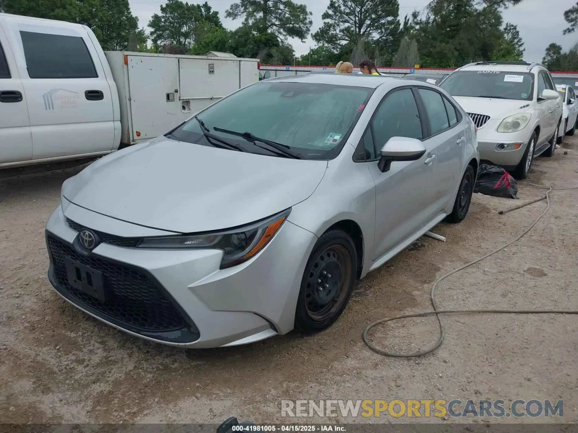 2 fotografías del automóvil dañado 5YFEPRAE2LP106427 TOYOTA COROLLA 2020