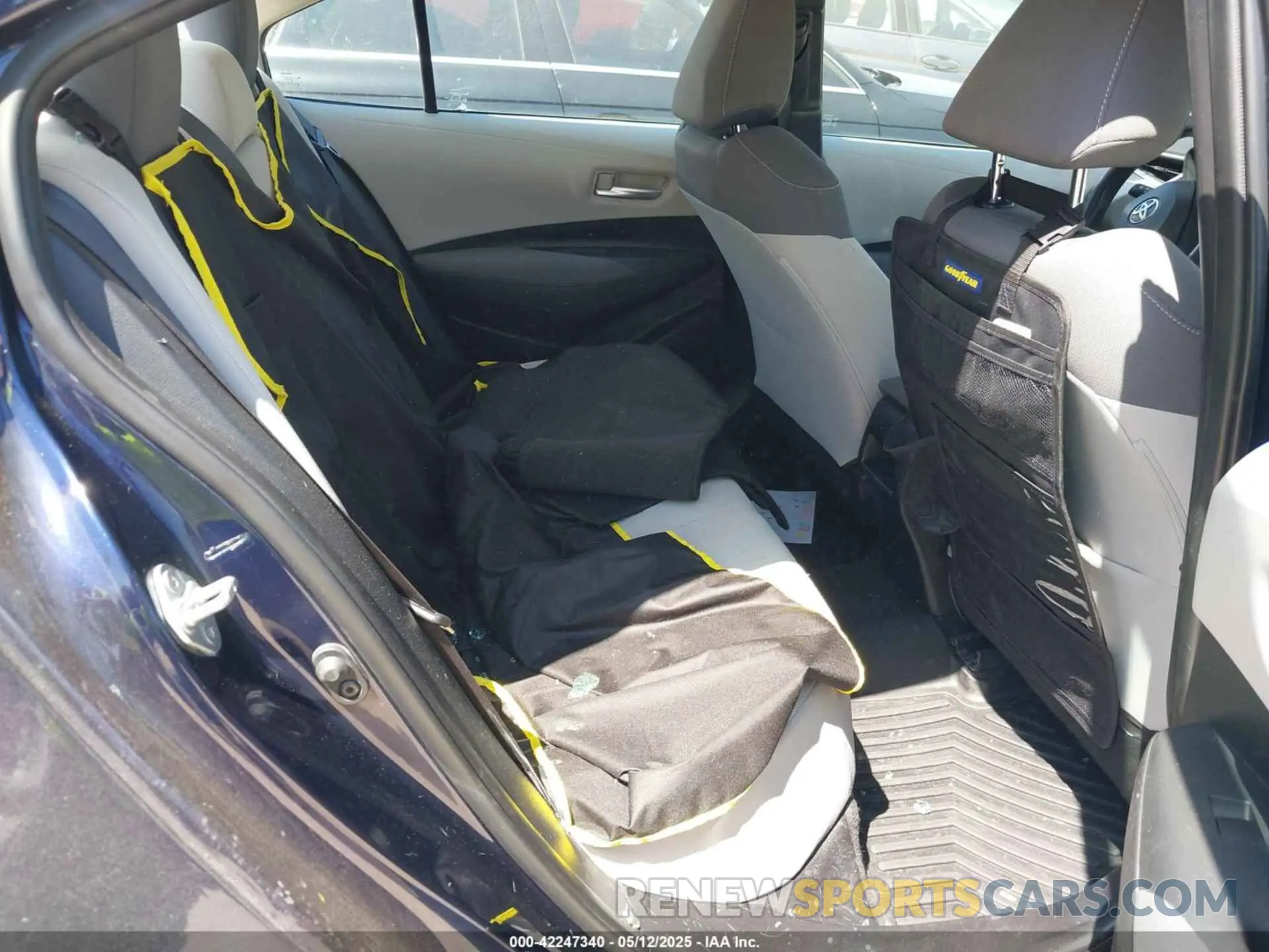 8 fotografías del automóvil dañado 5YFEPRAE2LP108601 TOYOTA COROLLA 2020