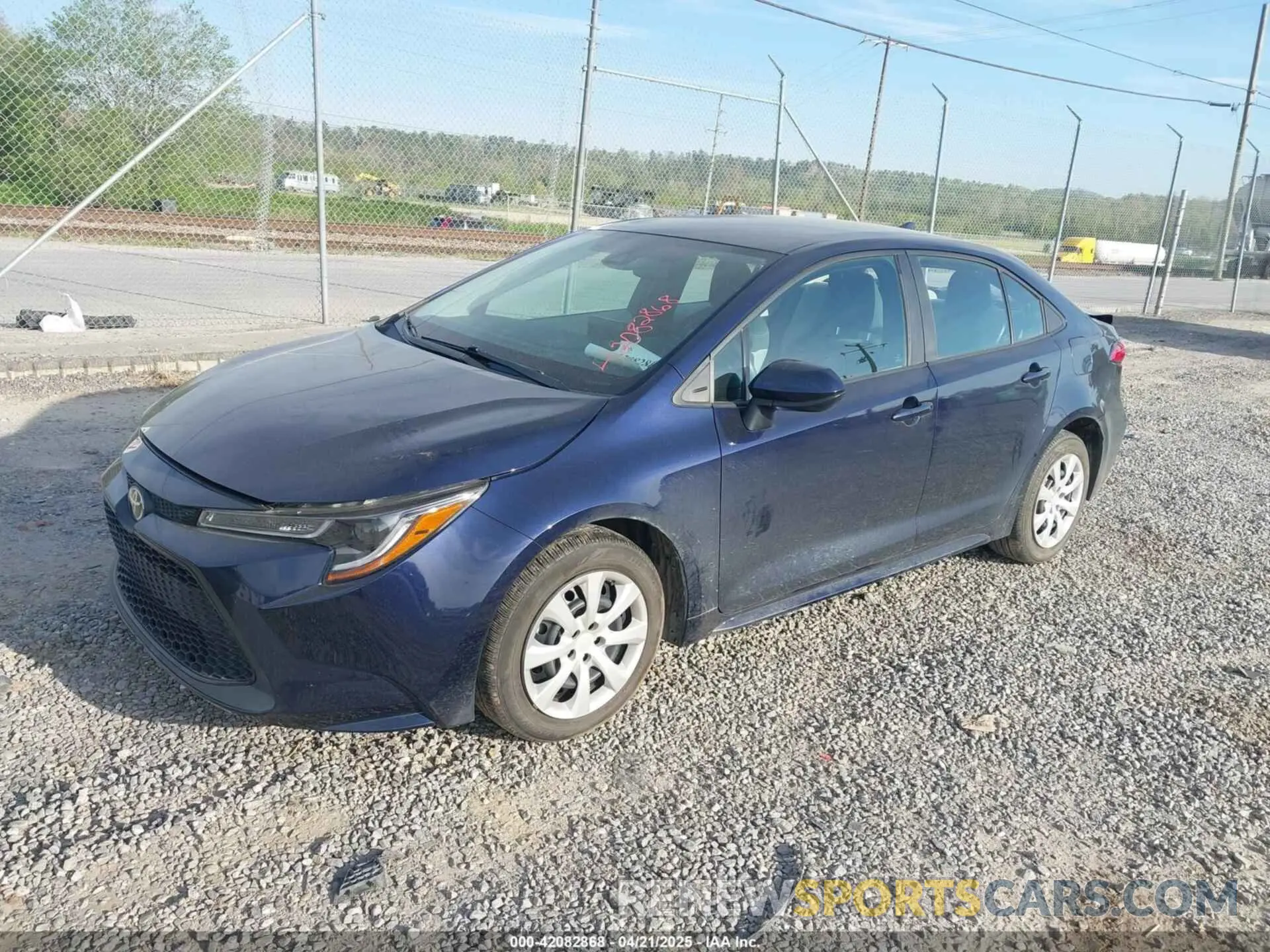 2 fotografías del automóvil dañado 5YFEPRAE2LP110672 TOYOTA COROLLA 2020