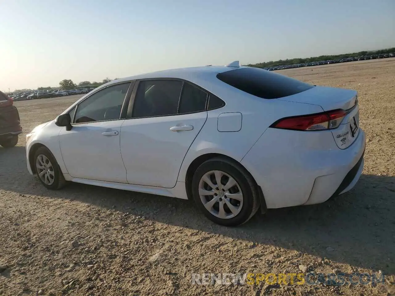 2 fotografías del automóvil dañado 5YFEPRAE3LP033777 TOYOTA COROLLA 2020