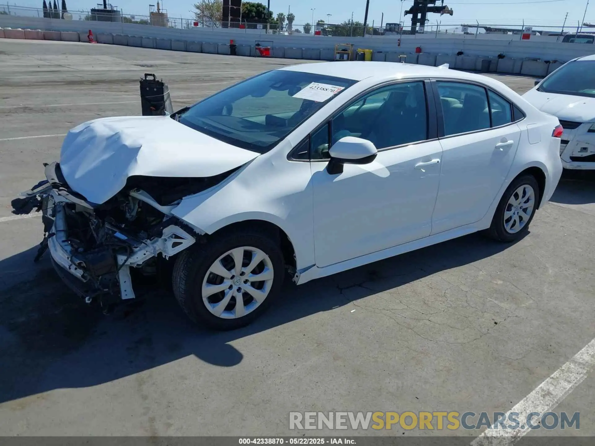 2 fotografías del automóvil dañado 5YFEPRAE3LP039367 TOYOTA COROLLA 2020
